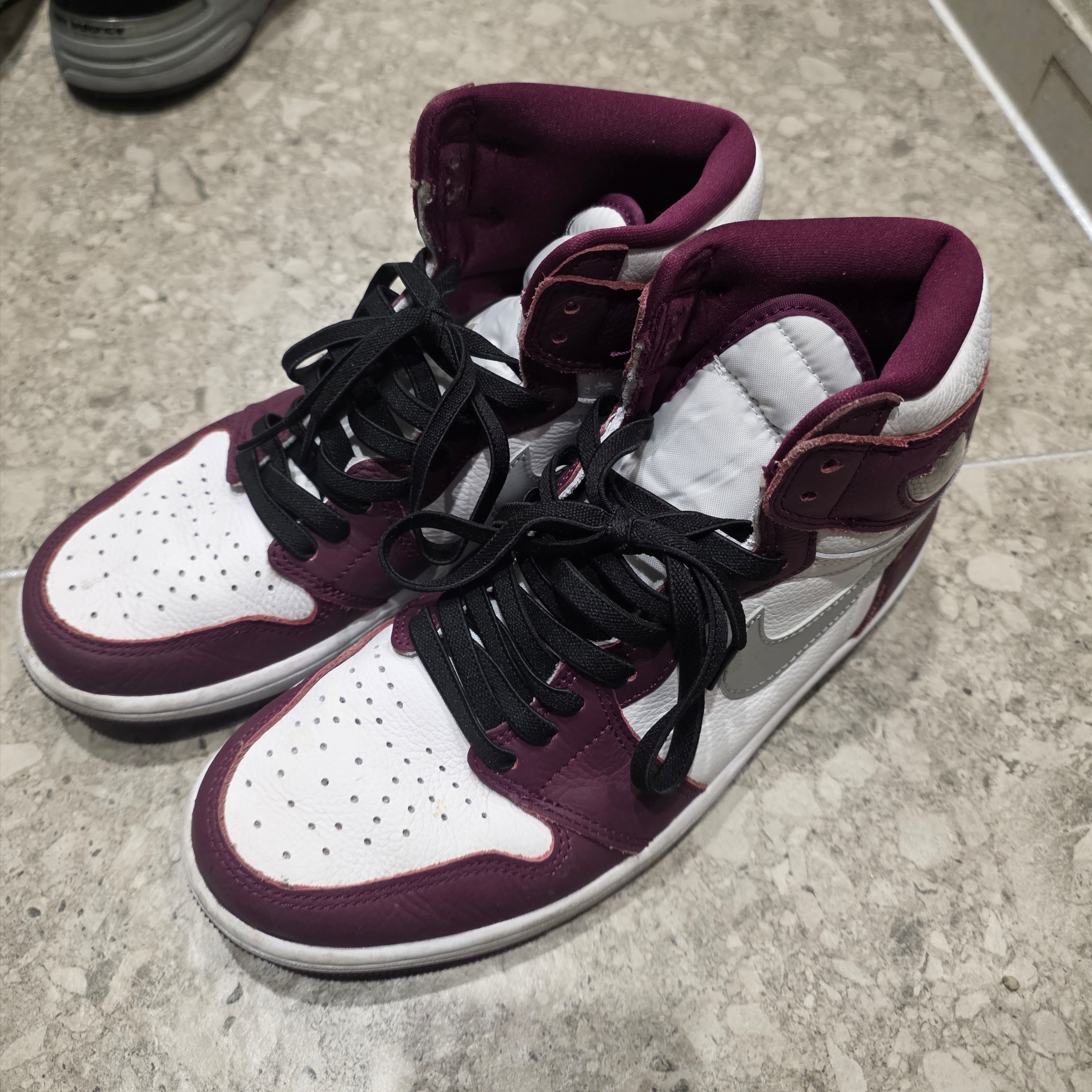 Jordan 1 Retro High OG Bordeaux 착용 스타일