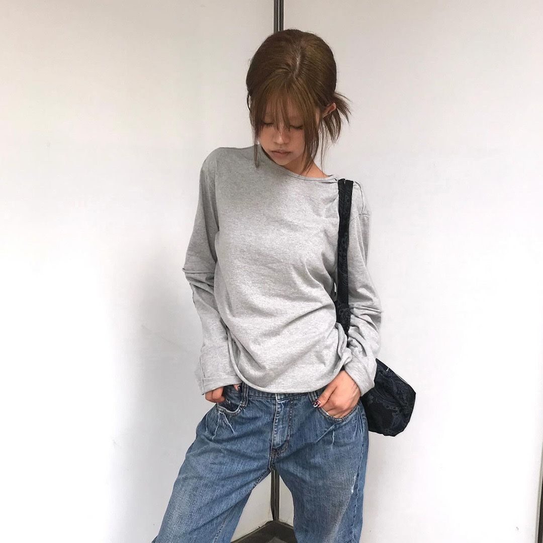 Thevinylhouse Cut-Off Layered LS Tee Grey 착용 스타일