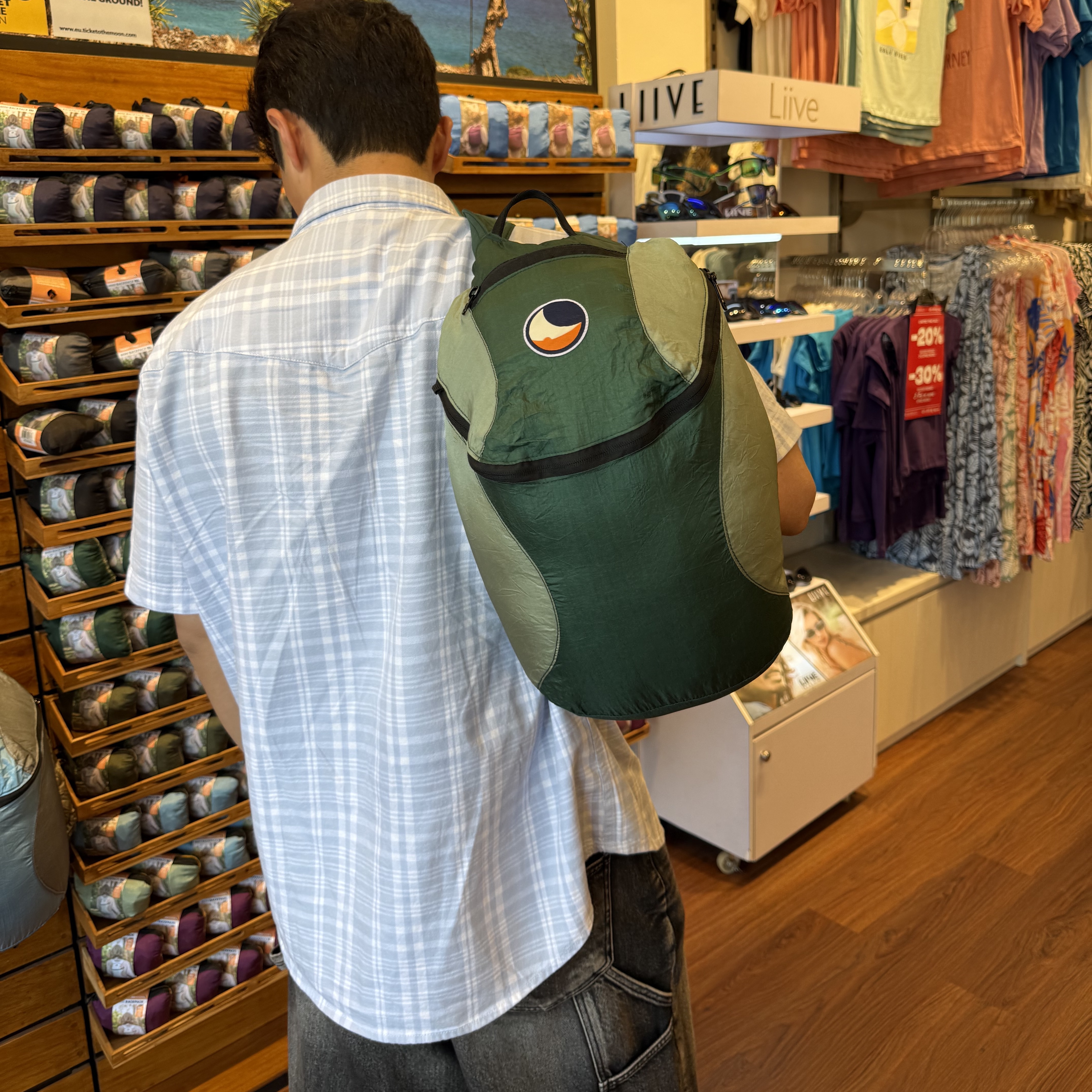 Ticket To The Moon Mini Backpack 15L Army Green Khaki 착용 스타일