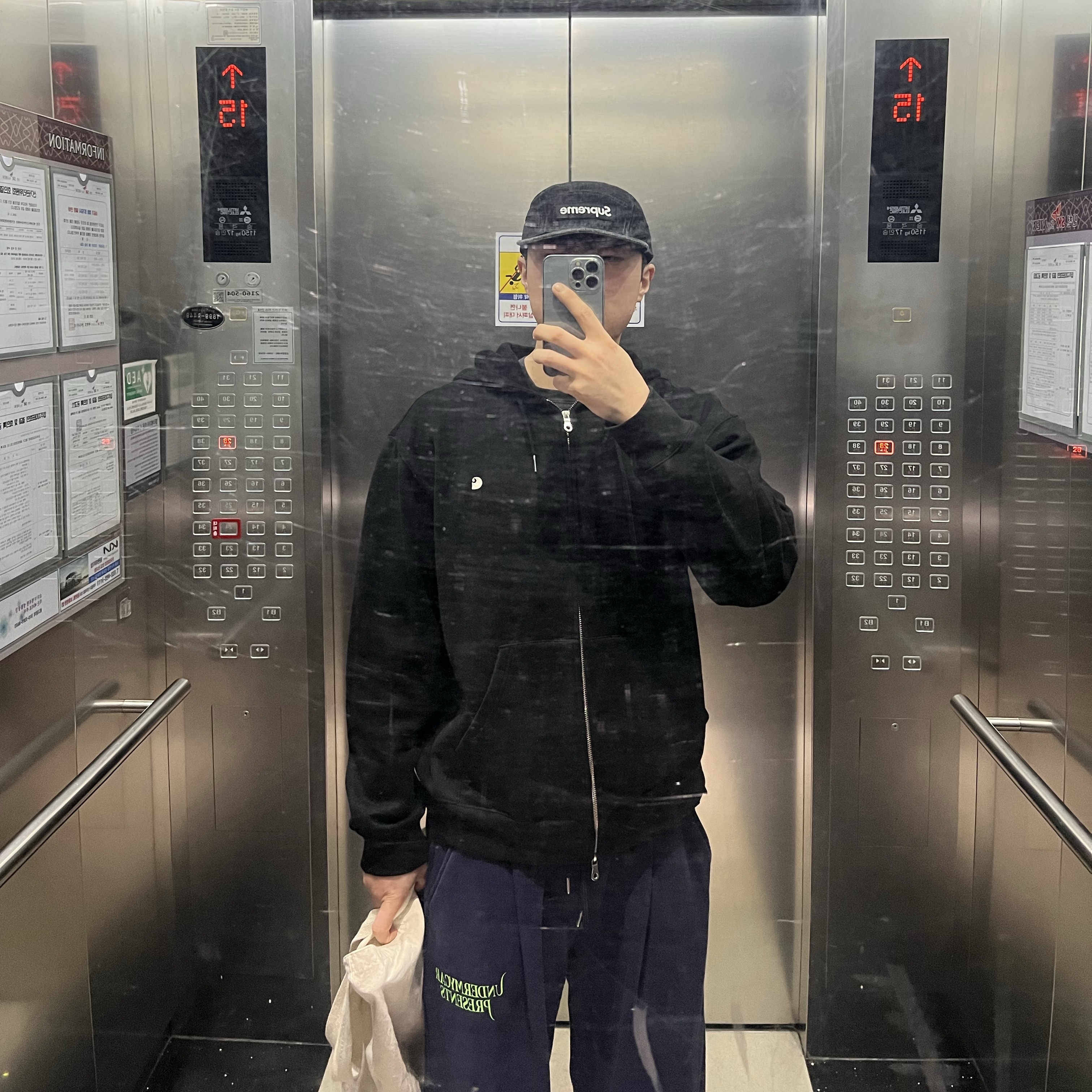 Supreme Washed Chino Twill Camp Cap Black 착용 스타일