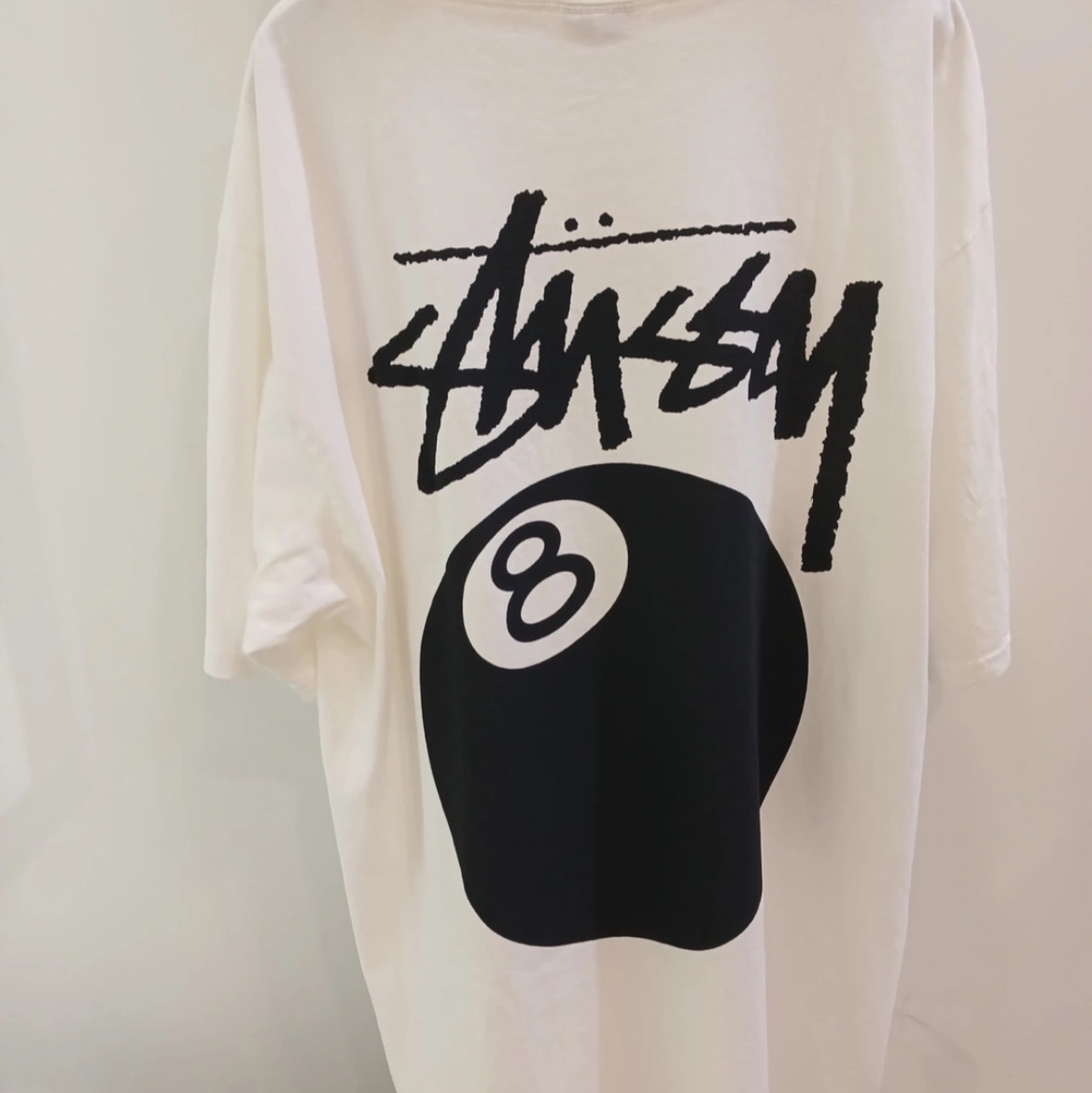 Stussy 8 Ball T-Shirt White 착용 스타일