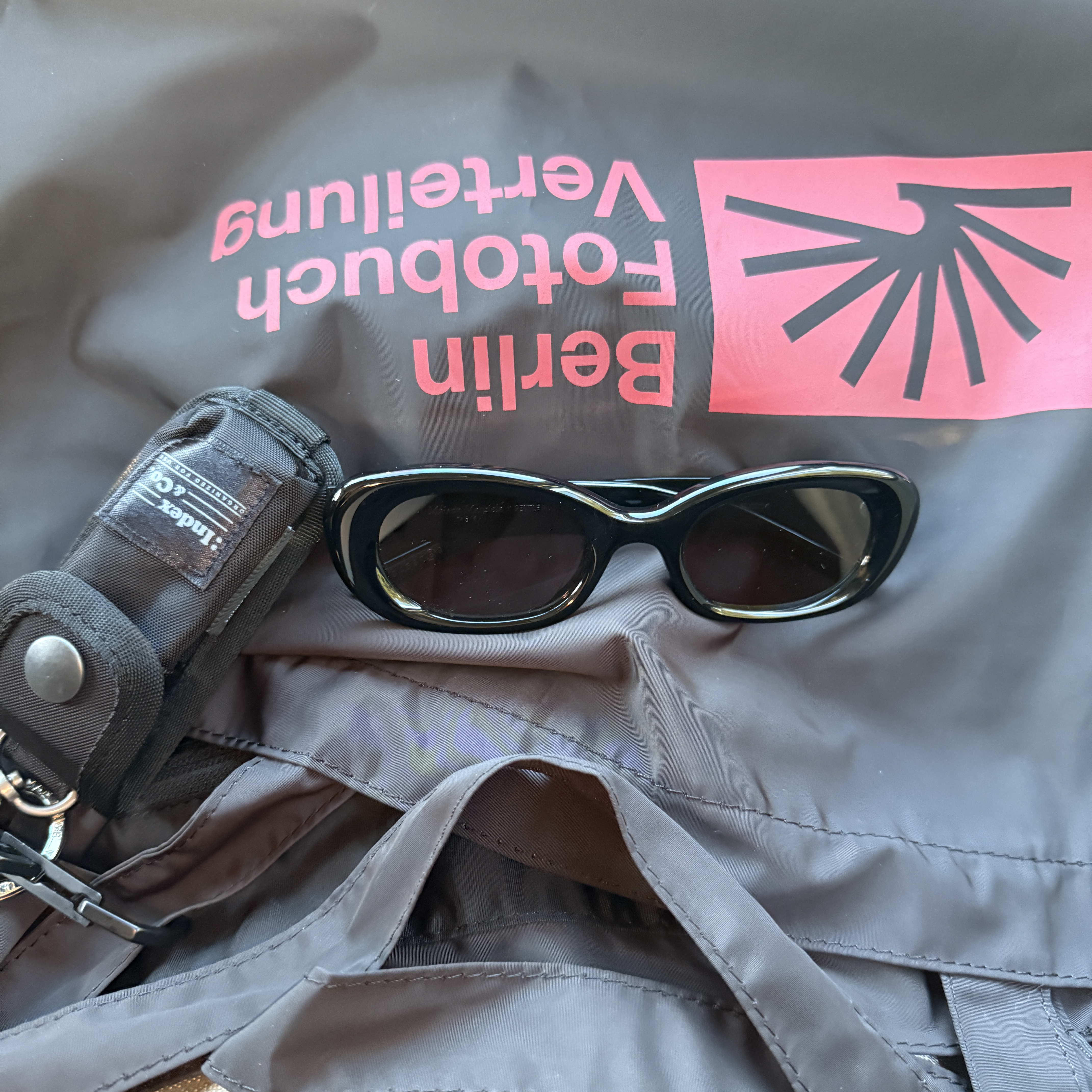 Gentle Monster x Maison Margiela MM004 Black Black 착용 스타일