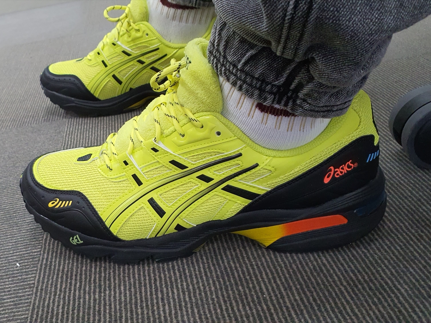 Asics x IAB Studio Gel-1090 Lime 착용 스타일