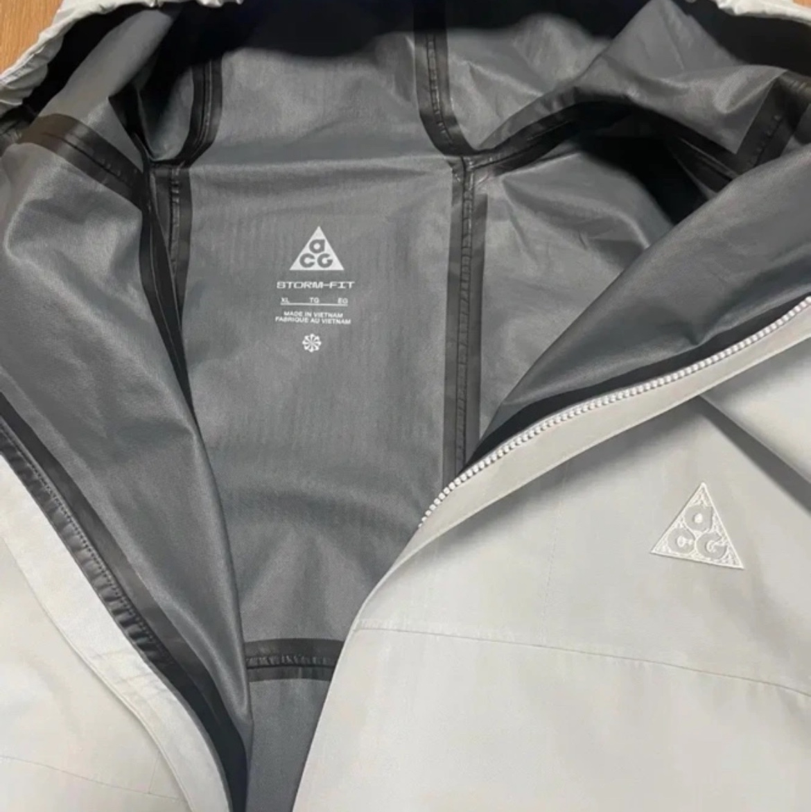 Nike ACG Storm-Fit ADV Cascade Rains Full Zip Jacket Photon Dust - Asia 착용 스타일