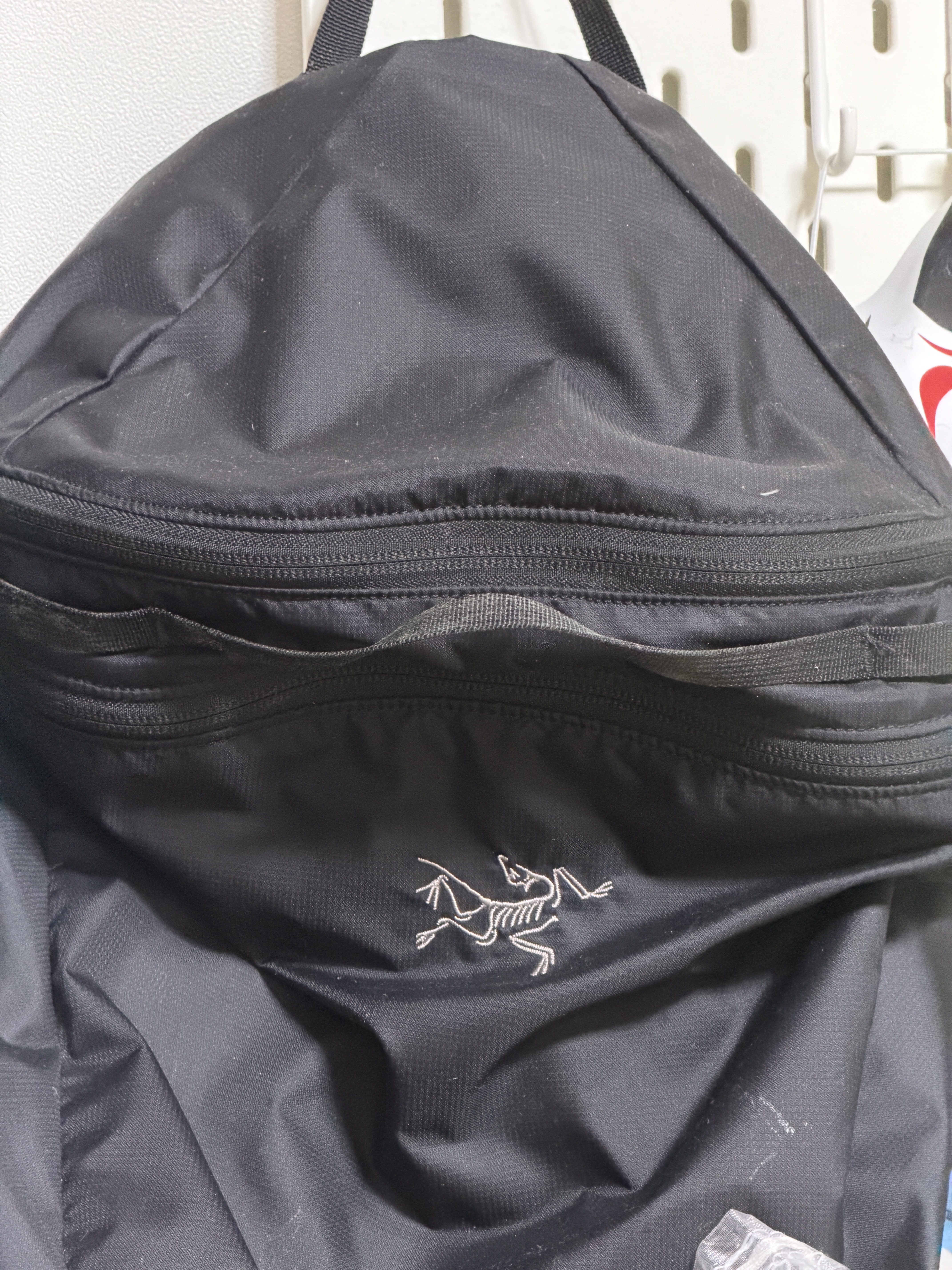 Arc'teryx Heliad 15 Backpack Black 착용 스타일