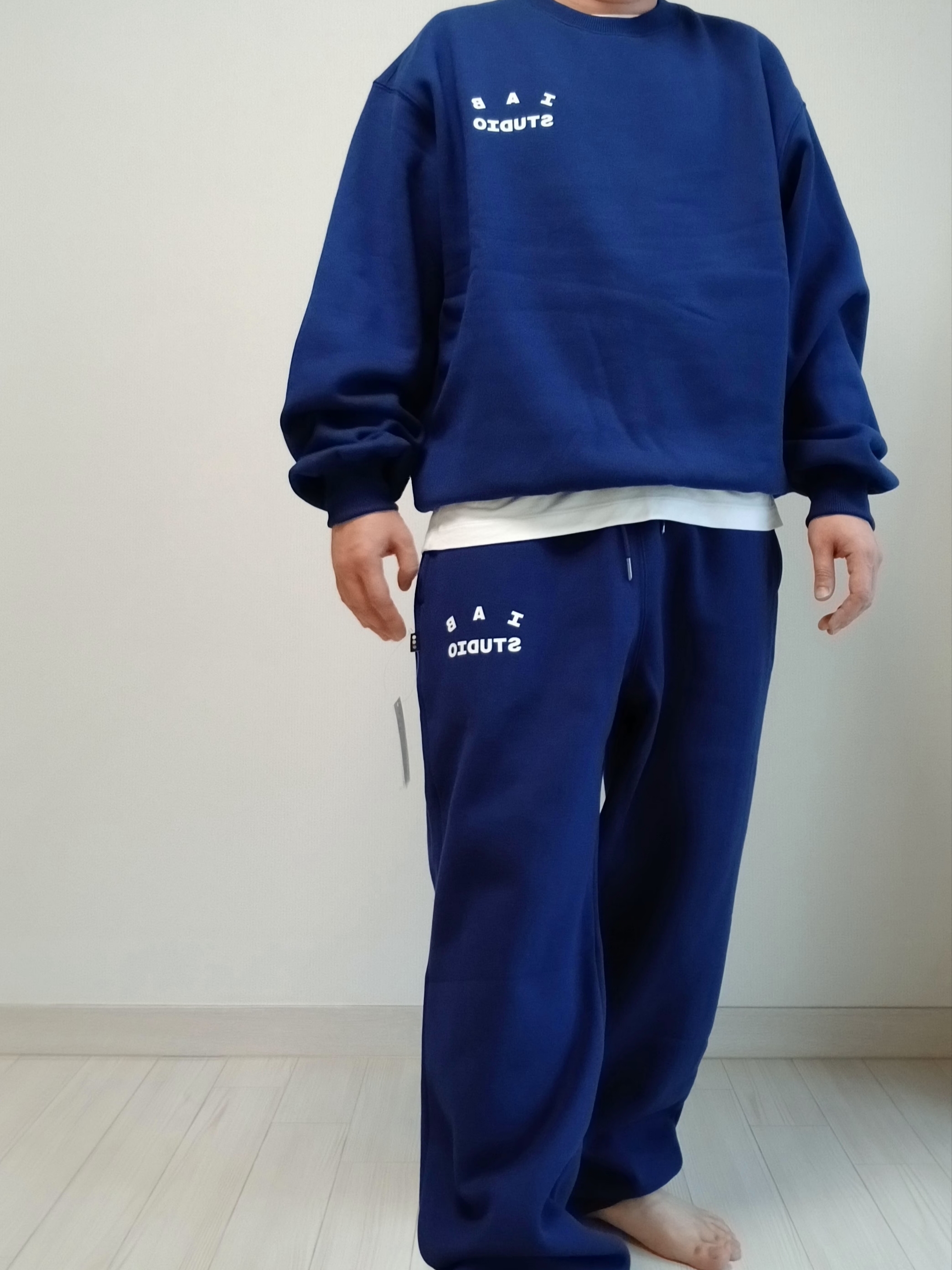 IAB Studio IAB Original Sweatpants Navy, IAB Studio IAB Original Sweatshirt Navy 착용 스타일 - 5