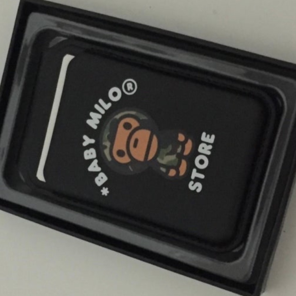 BAPE Baby Milo MagSafe Card Holder Black 착용 스타일