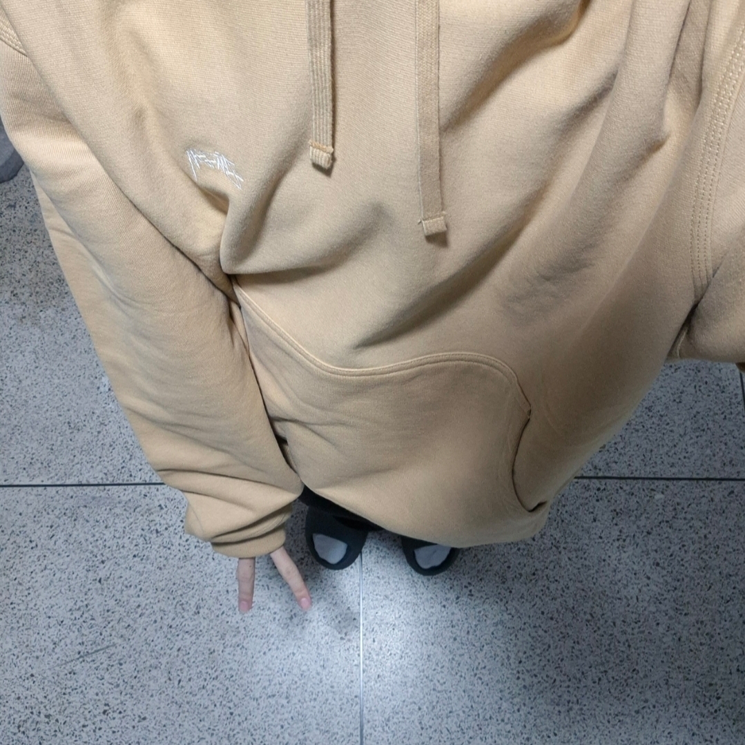 Stussy Overdyed Stock Logo Hoodie Tan, Adidas Yeezy Slide Slate Marine 착용 스타일