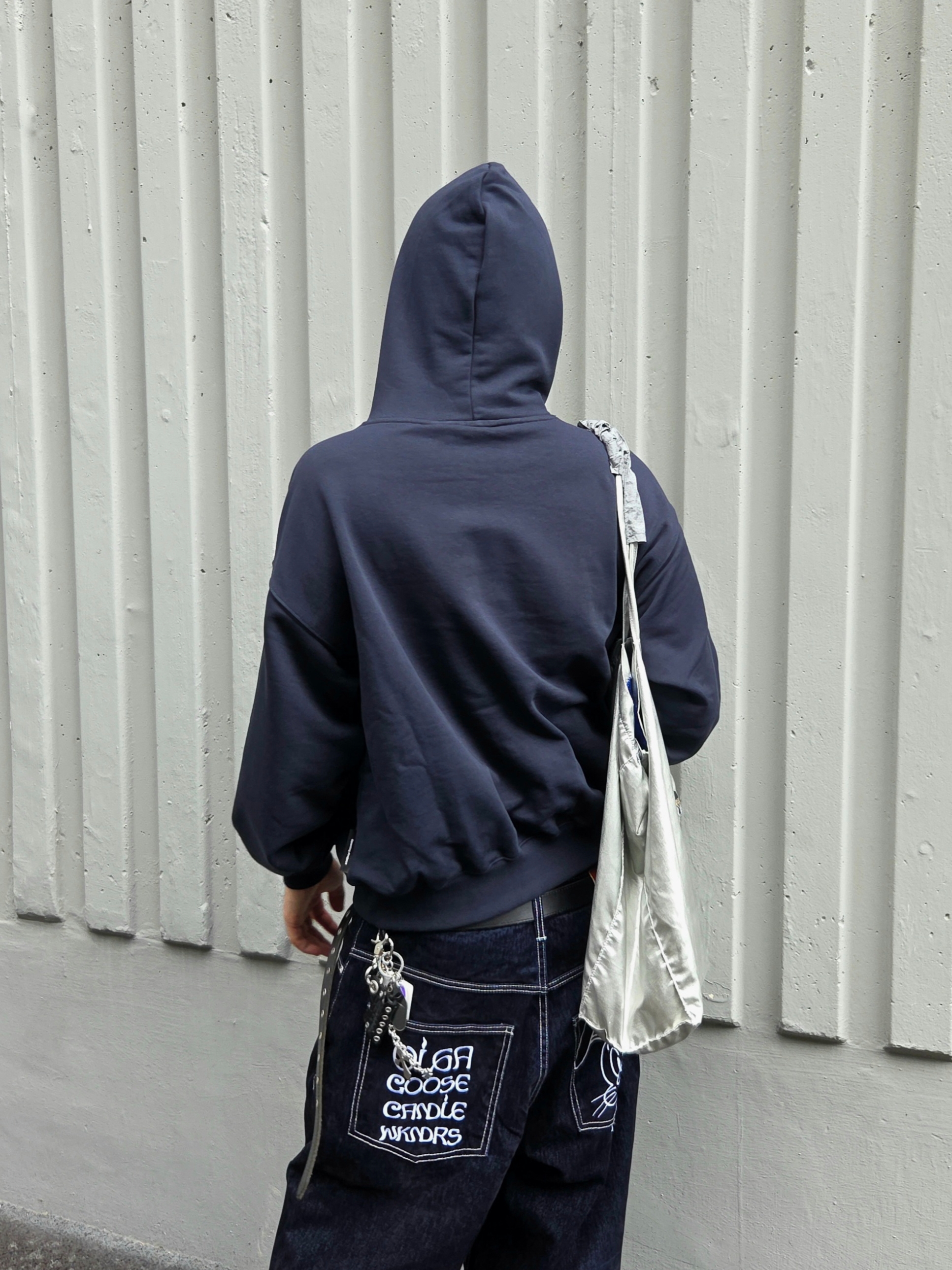 Opening Project Identity Sweatshirt Navy, ALEXII Too Much Keyring Ver.2 착용 스타일 - 6
