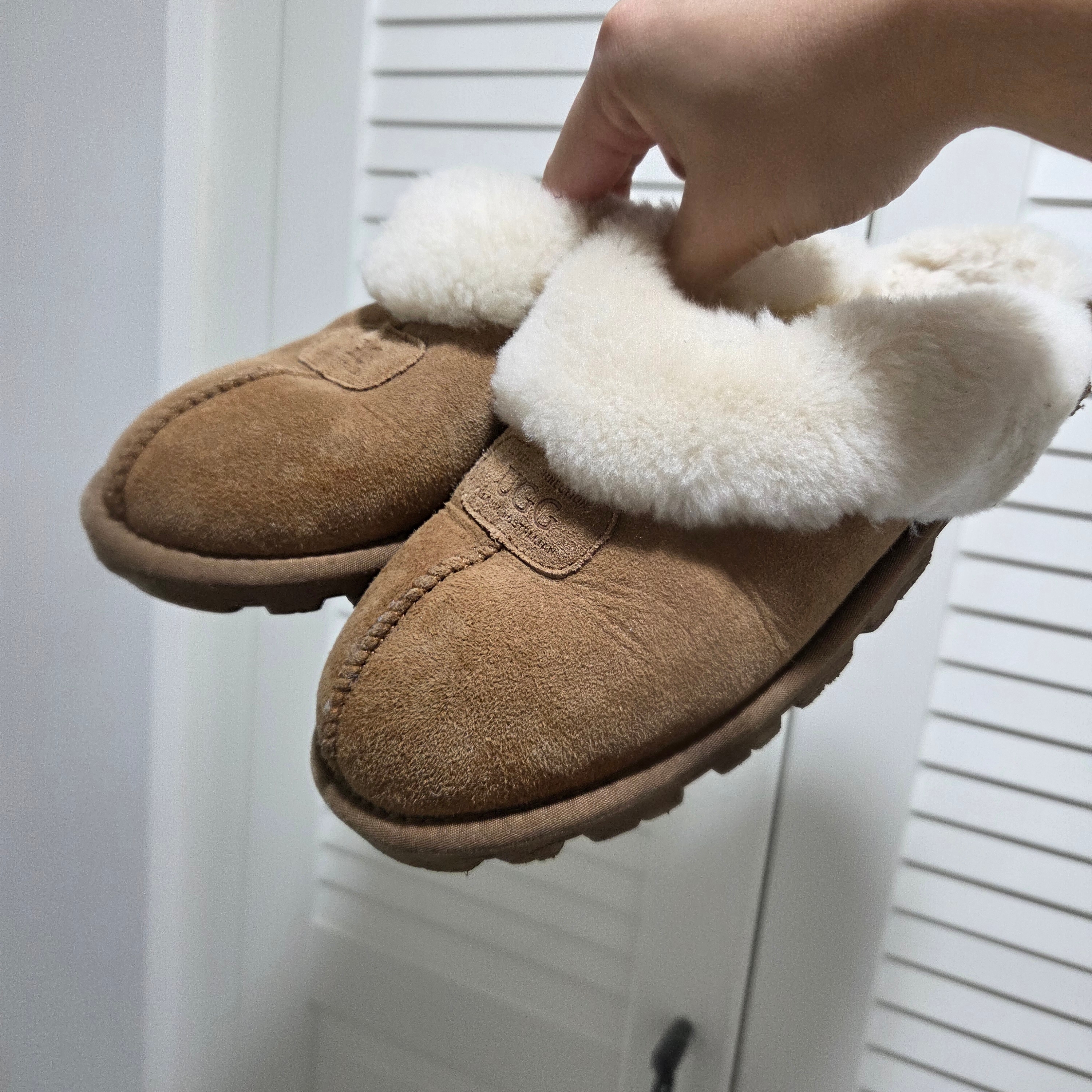 (W) UGG Coquette Slipper Chestnut 착용 스타일