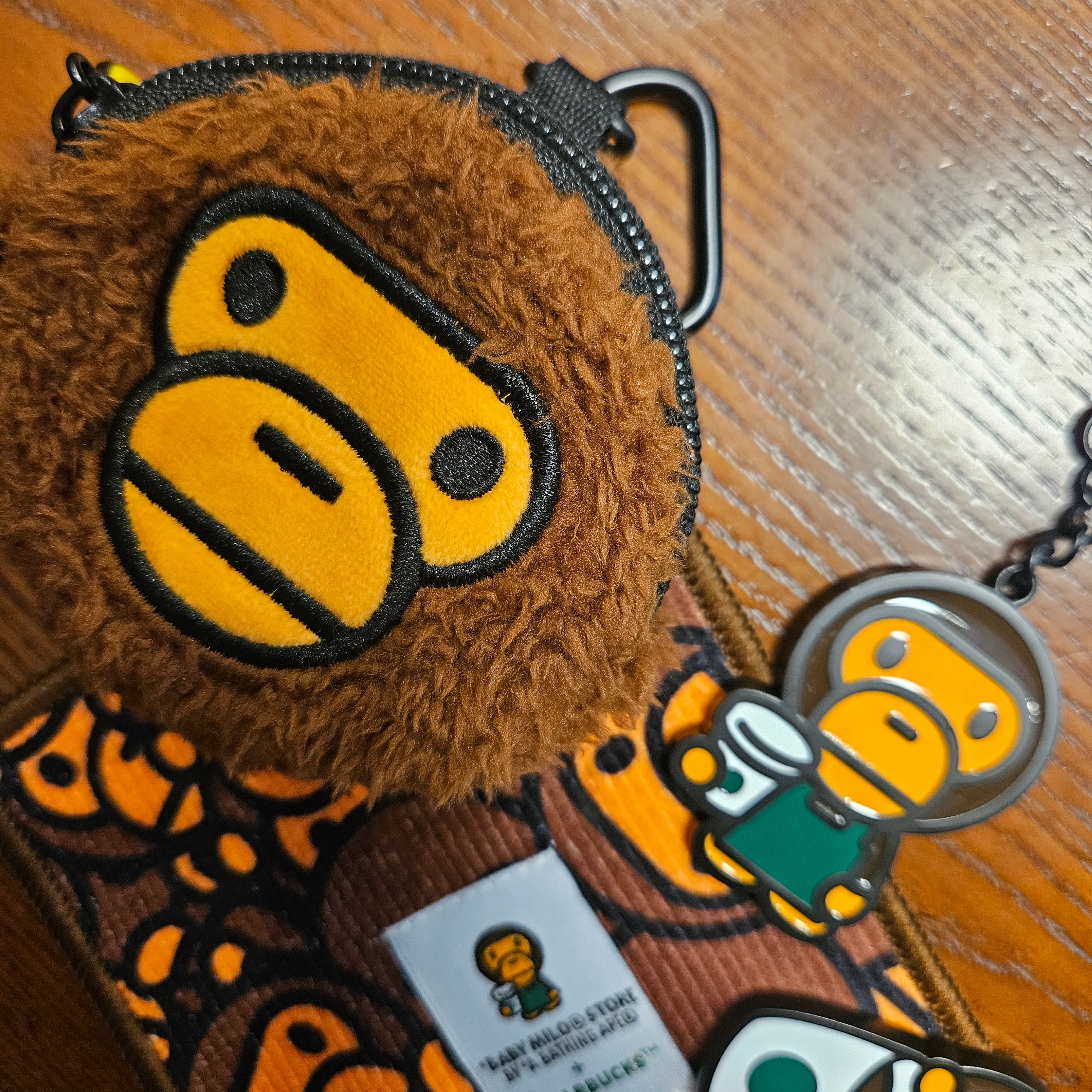 Starbucks x BAPE Baby Milo Coaster 착용 스타일 - 2