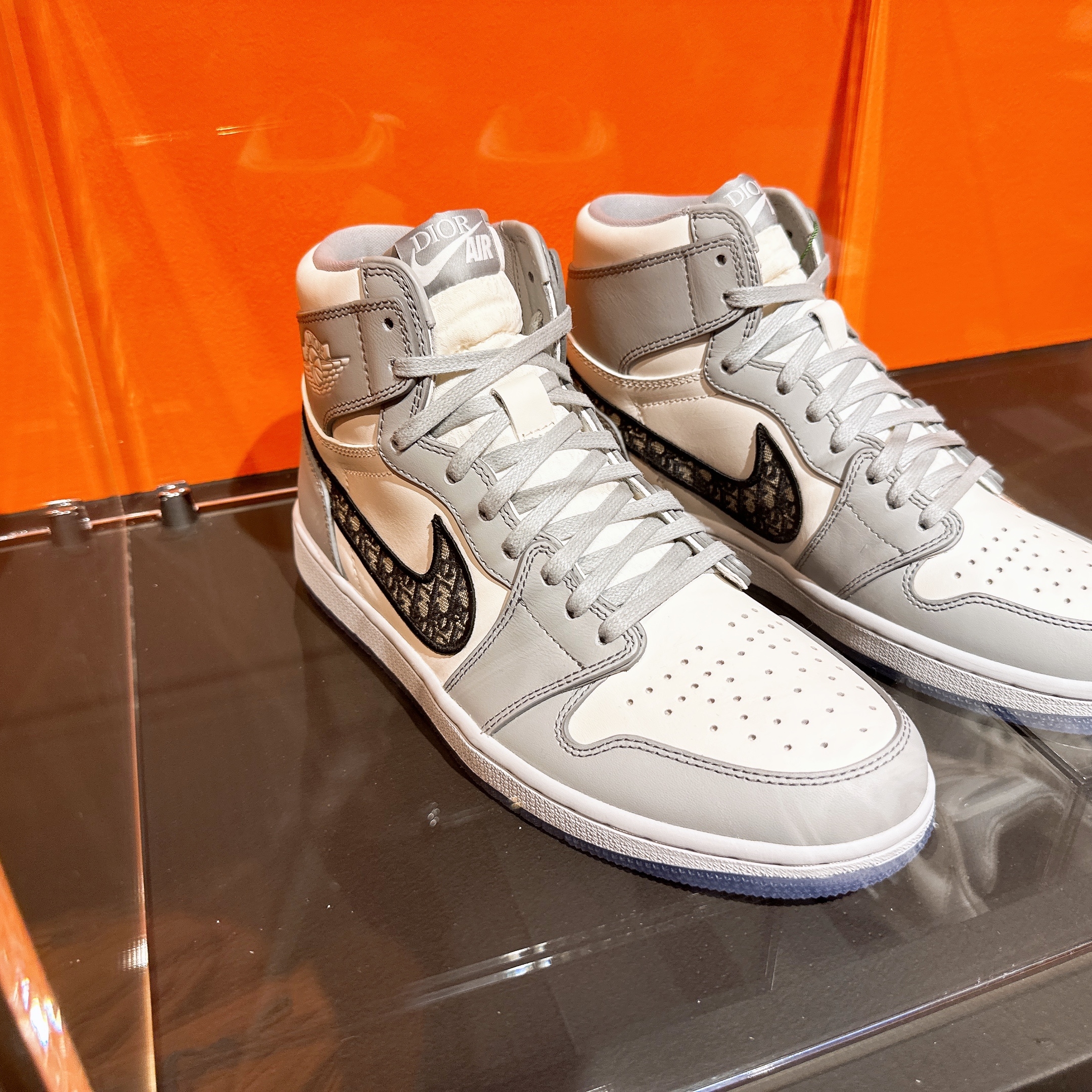 Jordan 1 x Dior High OG 착용 스타일