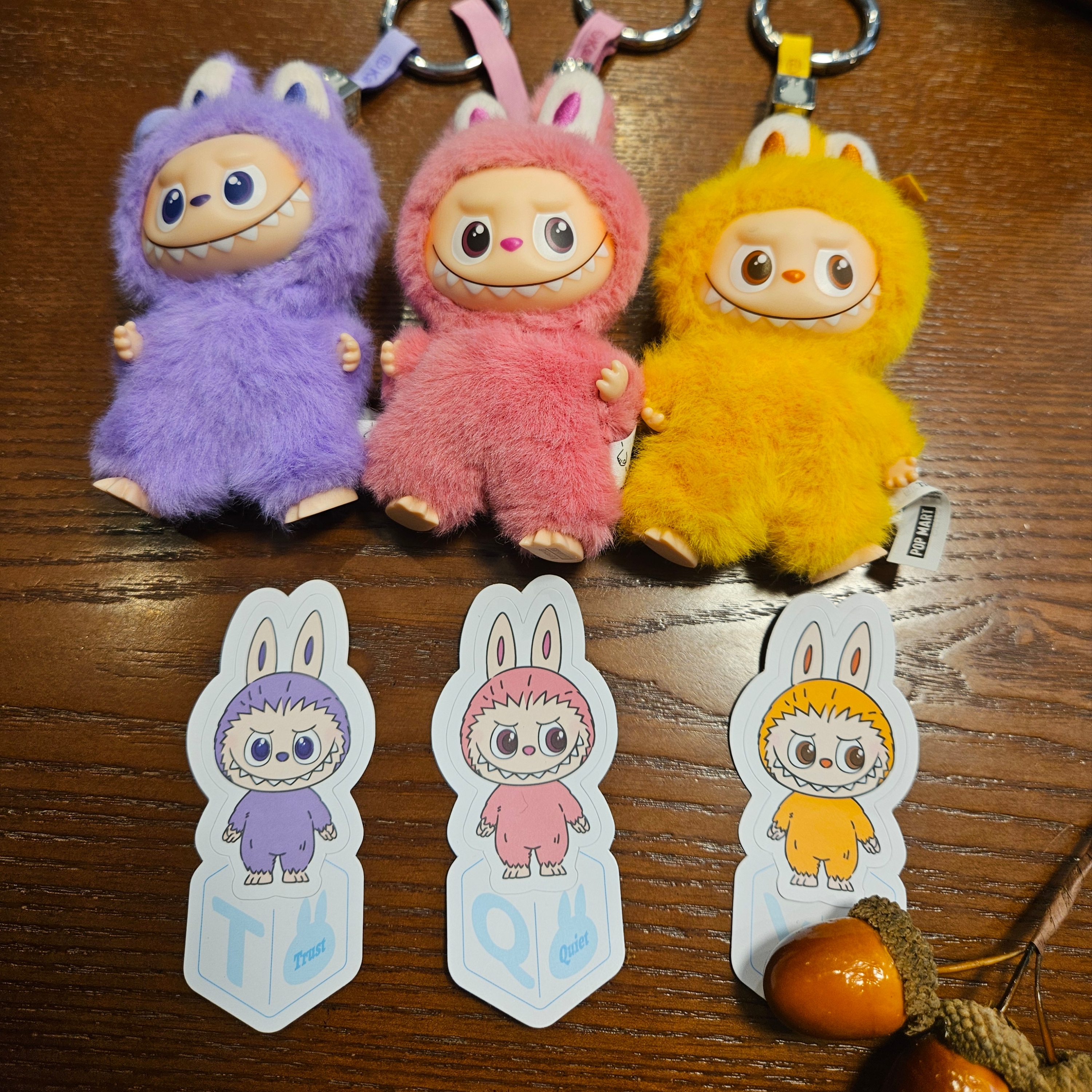 Pop Mart Labubu The Monsters Pin For Love Series Vinyl Plush Pendant (N-Z) Q (Opened Case), Pop Mart Labubu The Monsters Pin For Love Series Vinyl Plush Pendant (N-Z) Y (Opened Case) 착용 스타일