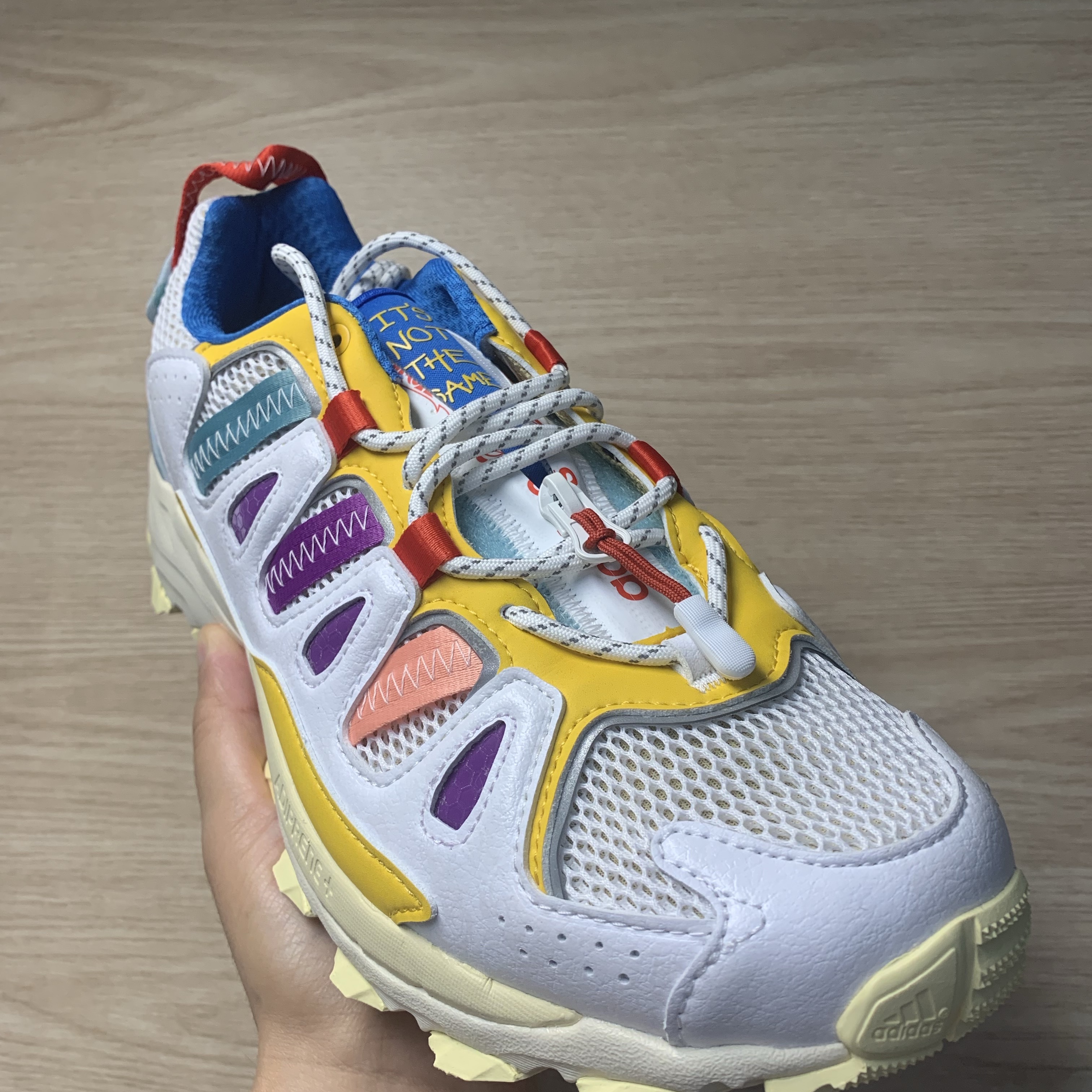 Adidas x Sean Wotherspoon x Hot Wheels Superturf Adventure White Bold Gold 착용 스타일