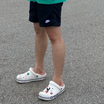 Crocs Bayaband Clog White Navy 착용 스타일