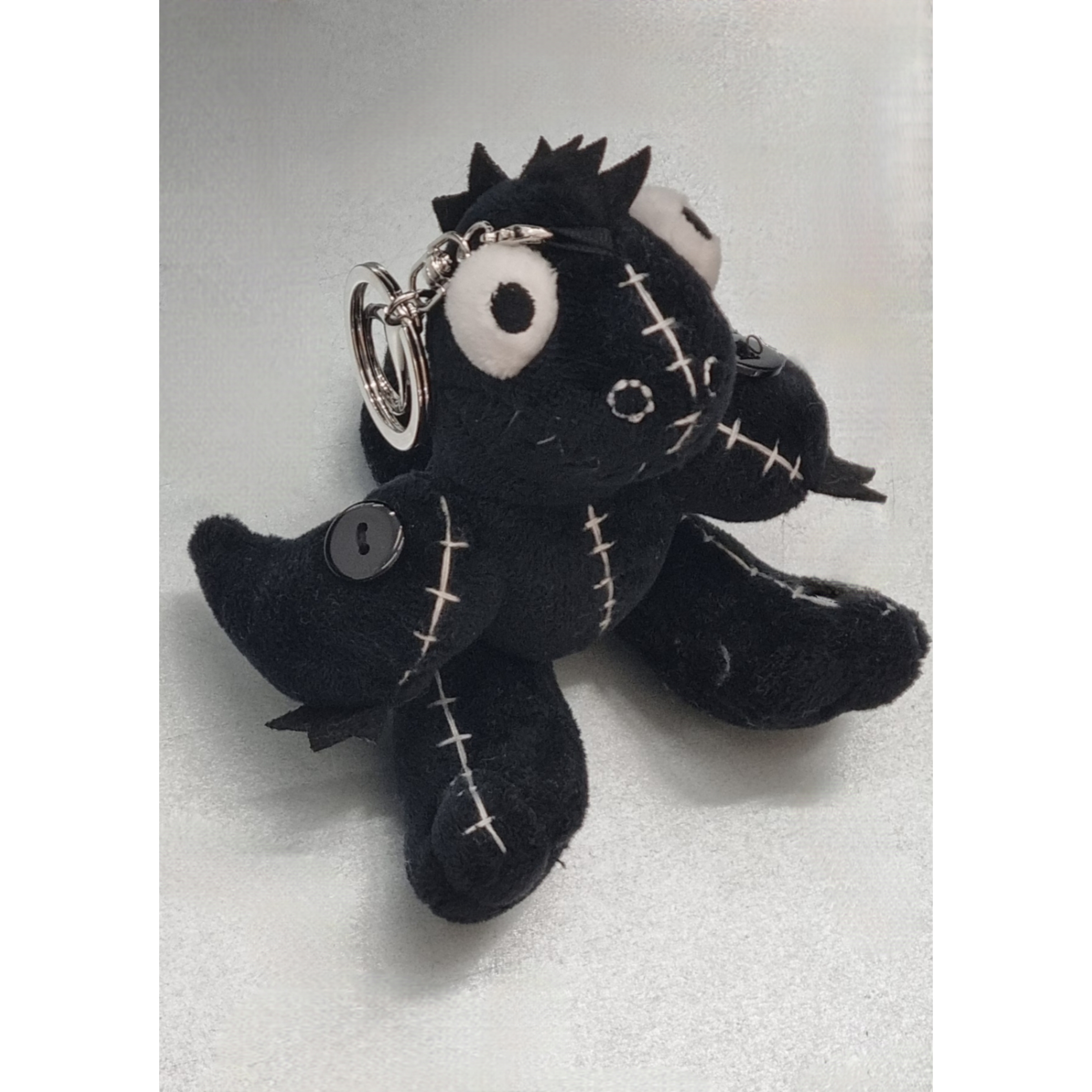 Hatchingroom Dragon Toy Keyring 착용 스타일