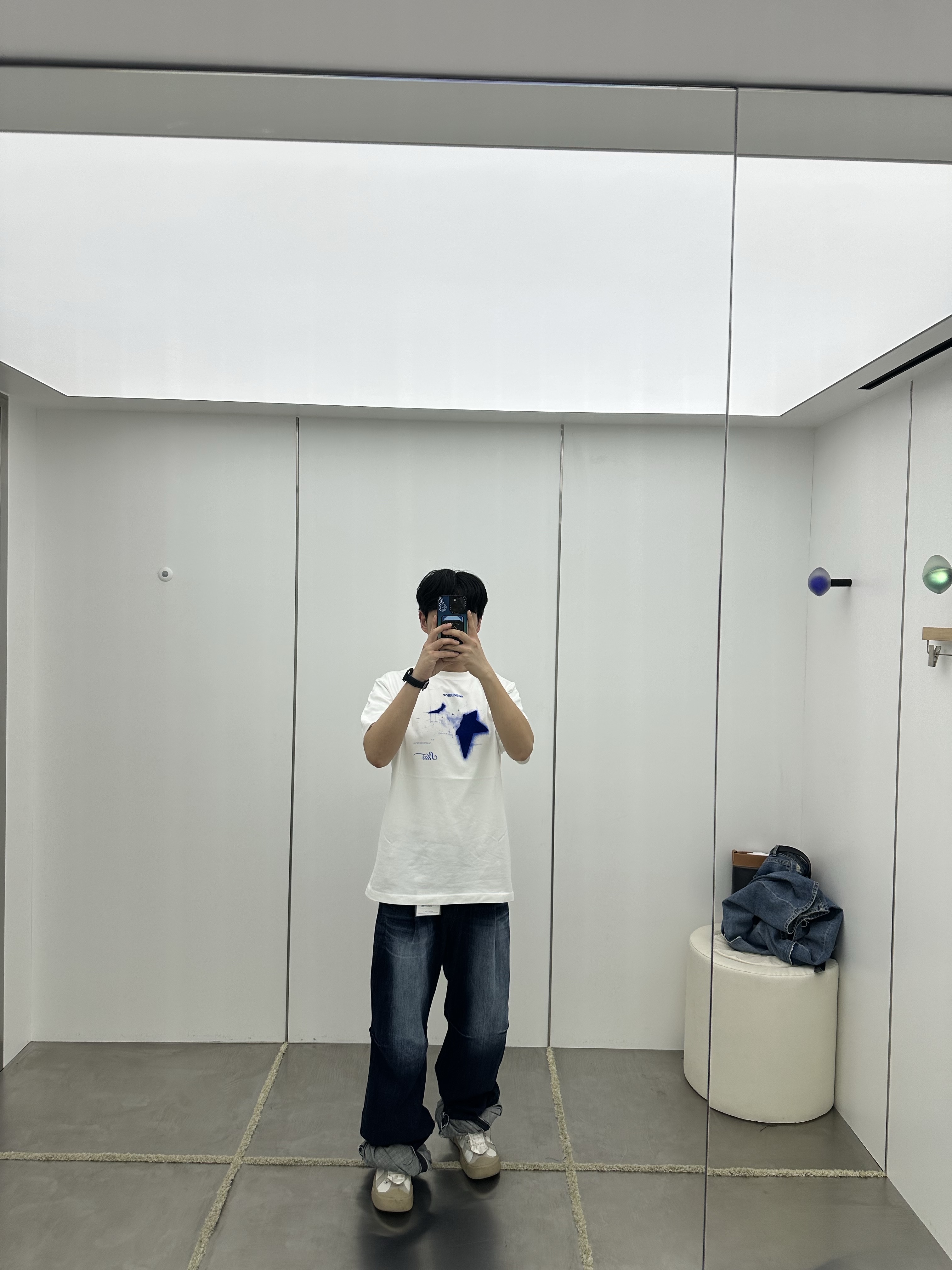 Ader Error Jeans Product. 53 Blue, Ader Error Product. 48 T-Shirt Off White 착용 스타일