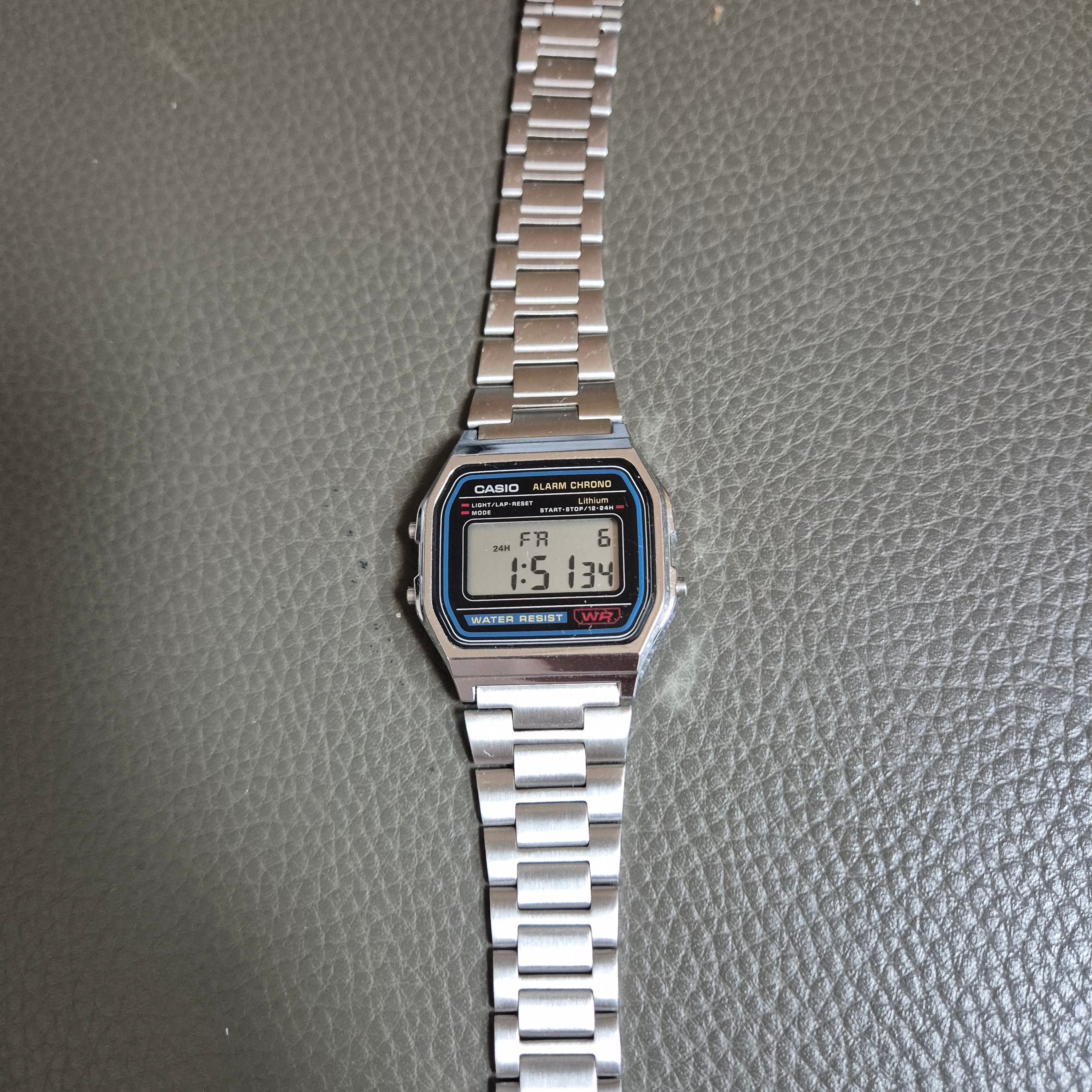 Casio A-158WA-1 착용 스타일