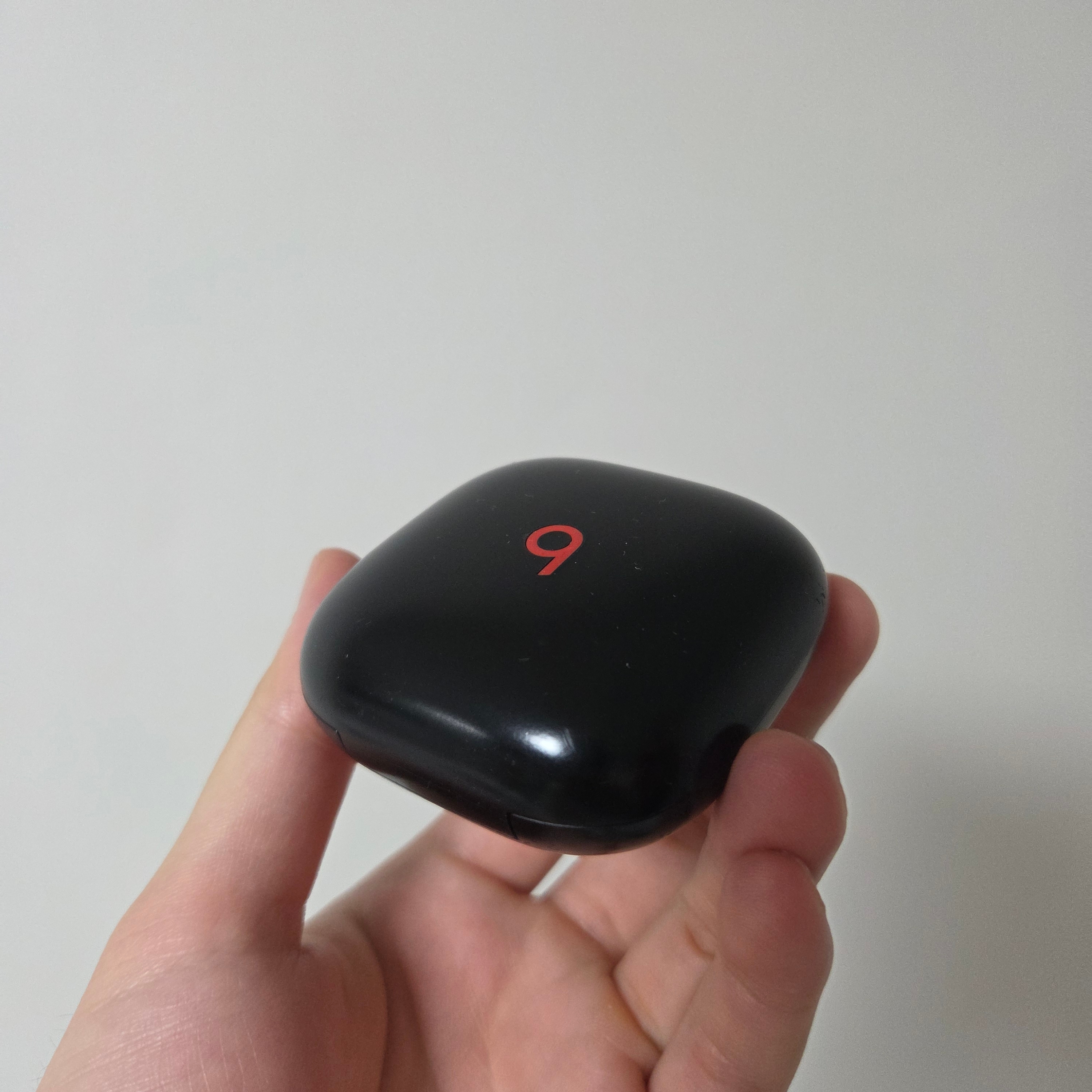 Beats Fit Pro True Wireless Earbuds Black (Korean Ver.) 착용 스타일