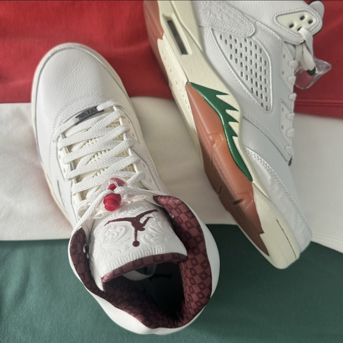 Jordan 5 Retro El Grito Sail and Dark Pony 착용 스타일 - 2
