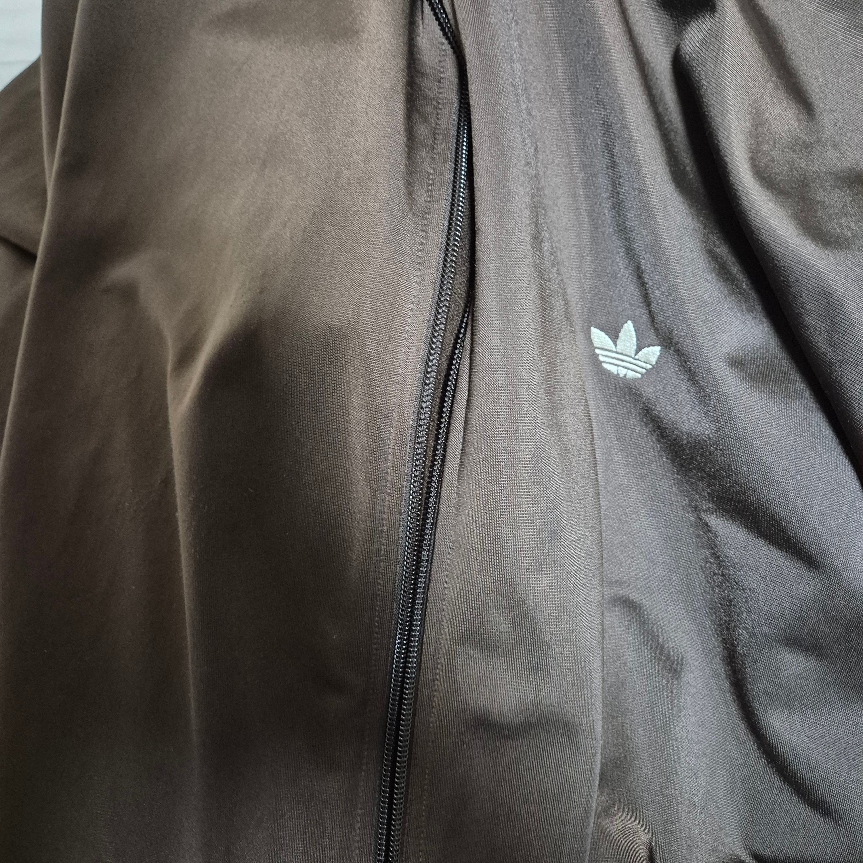 Adidas Originals Track Jacket Gender Neutral Dark Brown Wonder White - US Sizing 착용 스타일