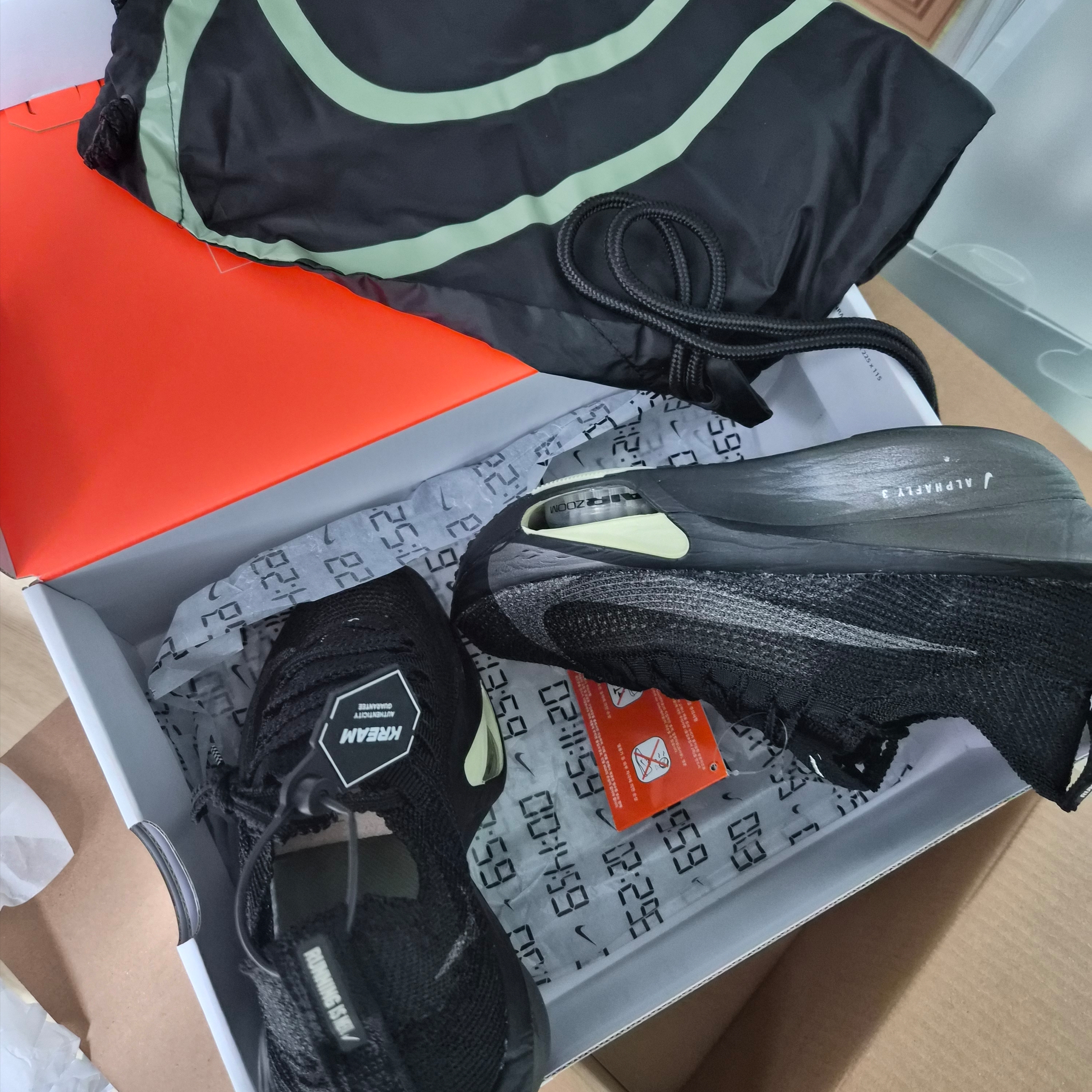 Nike Air Zoom Alphafly Next% 3 Black Olive Aura 착용 스타일