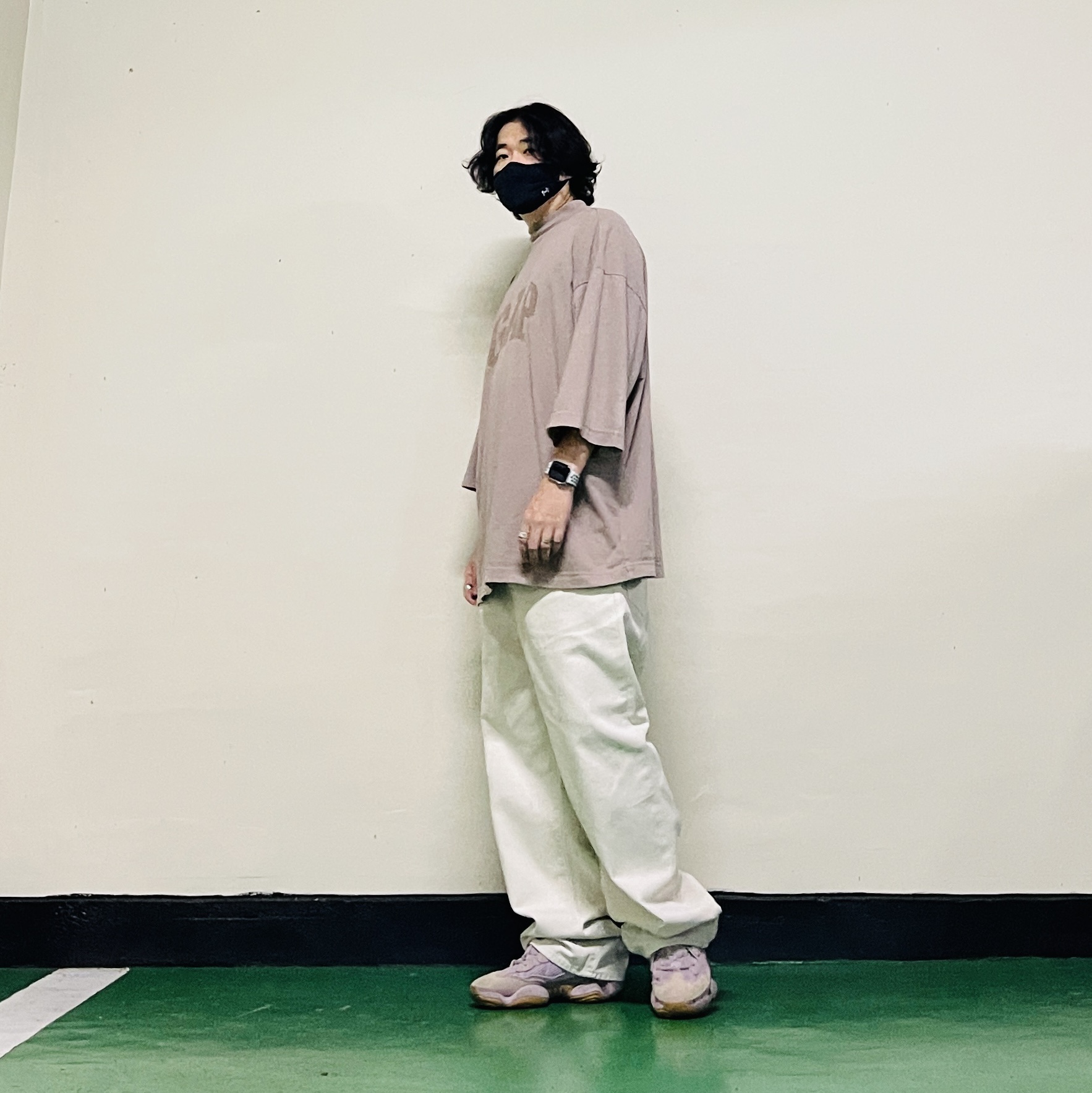 Yeezy Gap Engineered By Balenciaga Dove 3/4 Sleeve T-Shirt Beige 착용 스타일 - 2