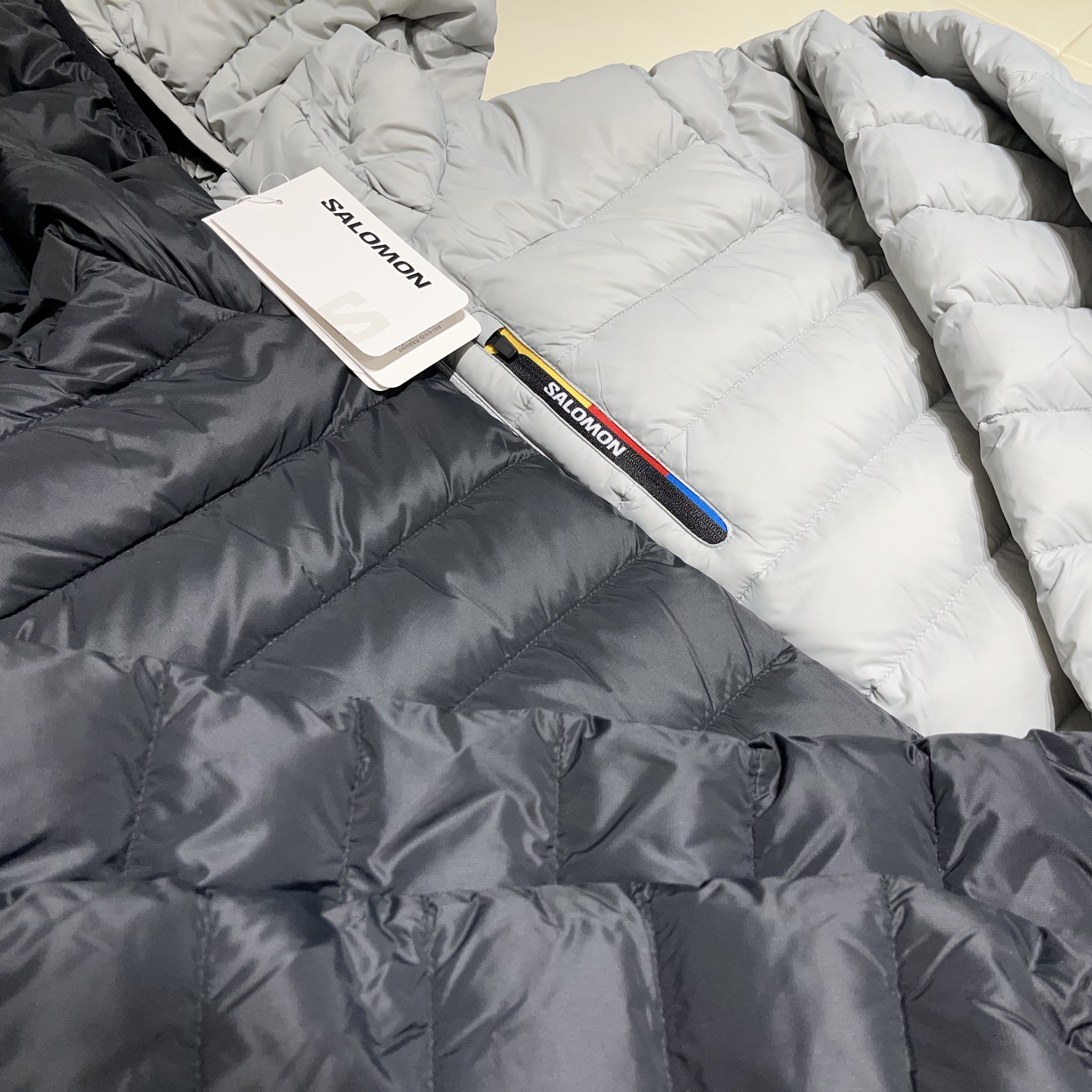 Salomon X-Fuse Hooded Down Jacket Black, (W) Salomon X-Fuse Hooded Down Jacket Light Gray 착용 스타일 - 1
