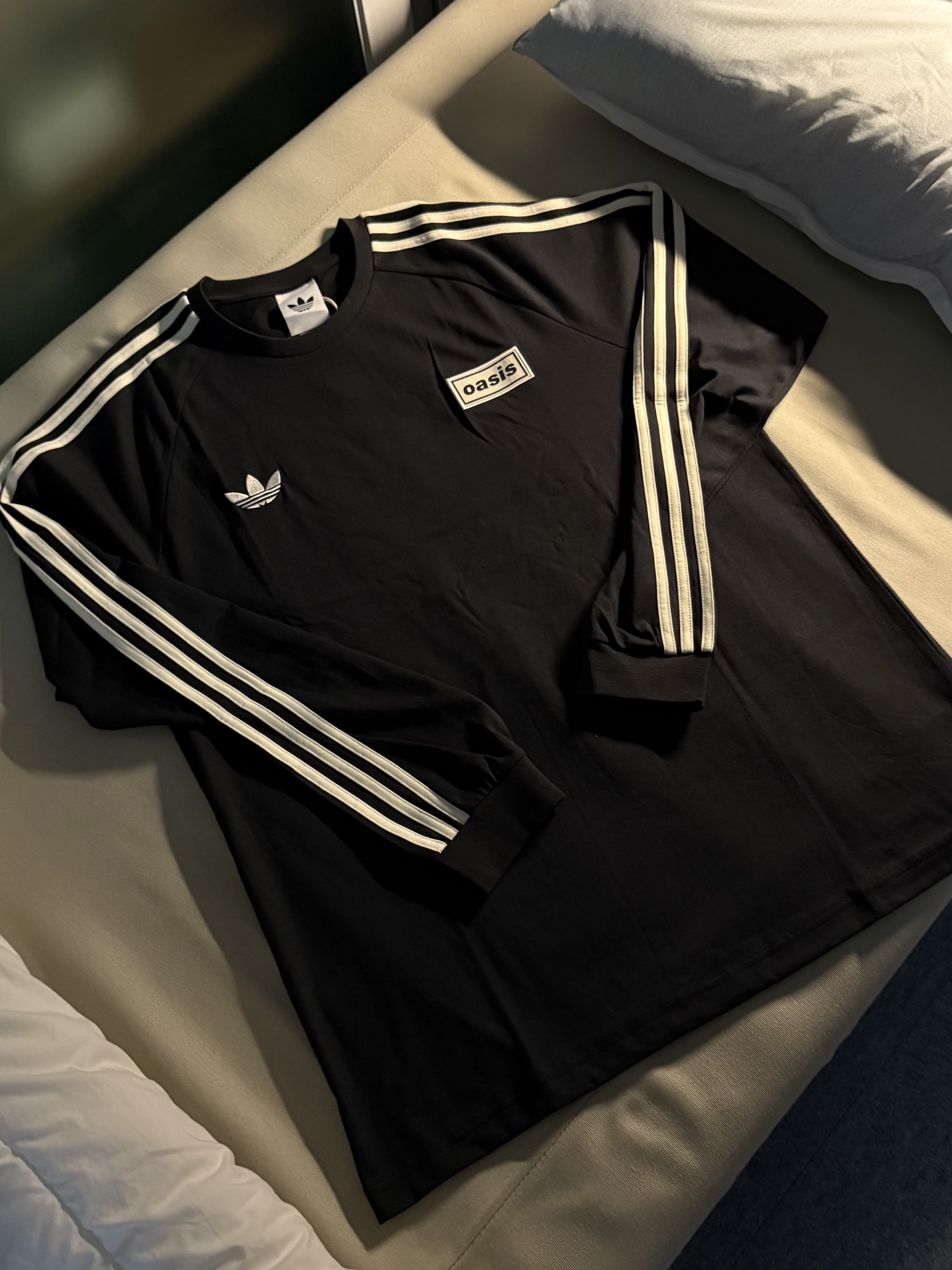 Adidas x Oasis Tour 3-Stripes Longsleeve T-Shirt Black - KR Sizing 착용 스타일 - 1