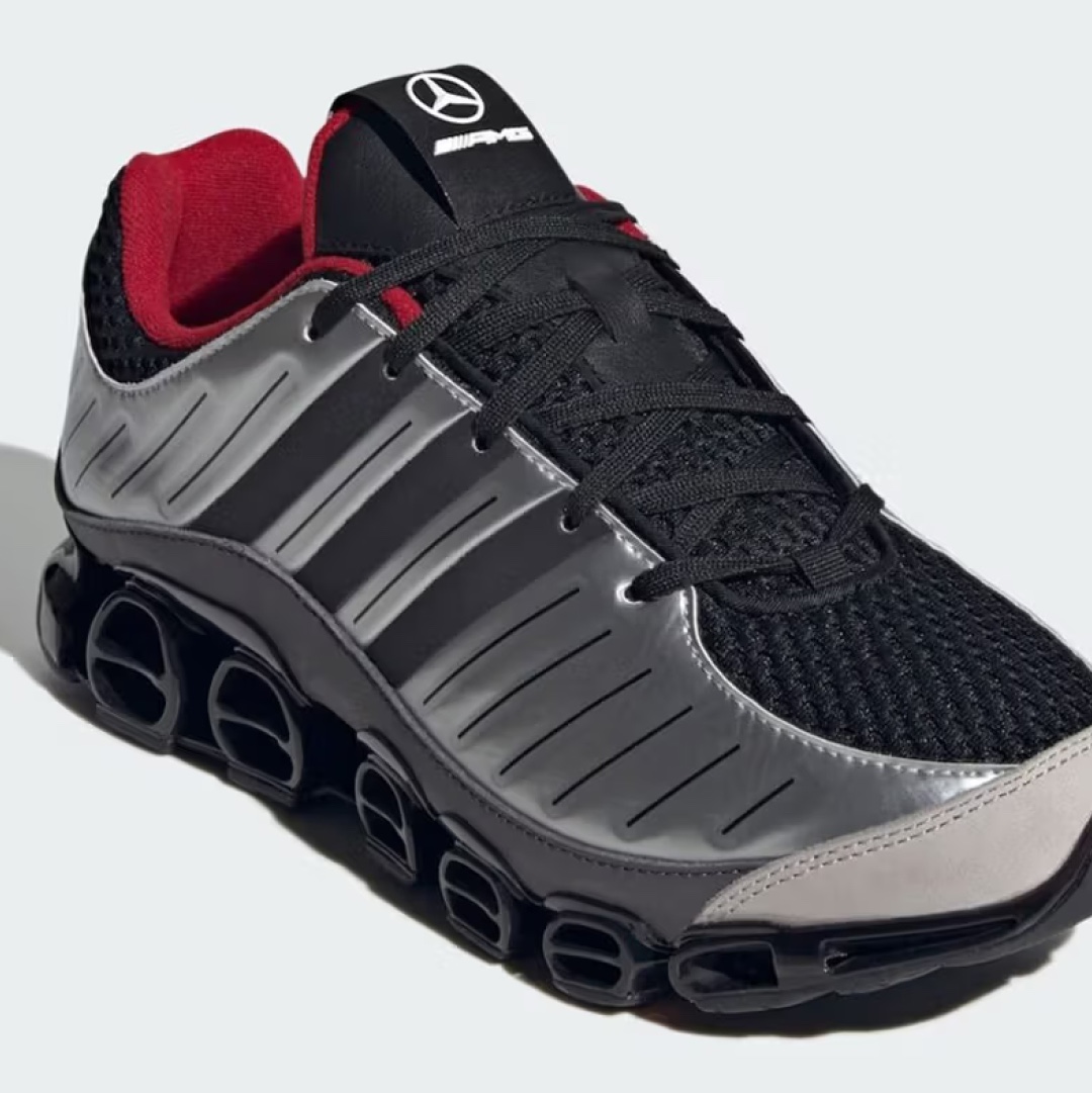 Adidas x Mercedes AMG Petronas Adizero EVO SL Core Black Lucid Red, Adidas x Mercedes AMG Petronas Adizero Adios Pro 4 Core Black Lucid Red 착용 스타일 - 4