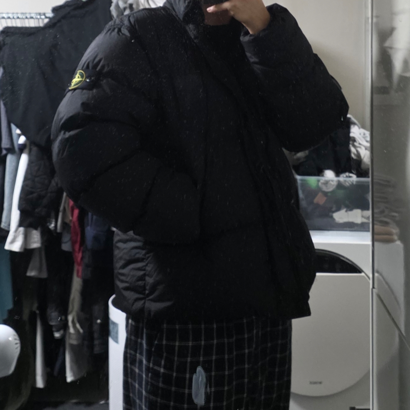 Stone Island 4100010 Crinkle Reps NY Recycled Nylon Down Jacket with Wind Resistant Black - 25FW 착용 스타일 - 2