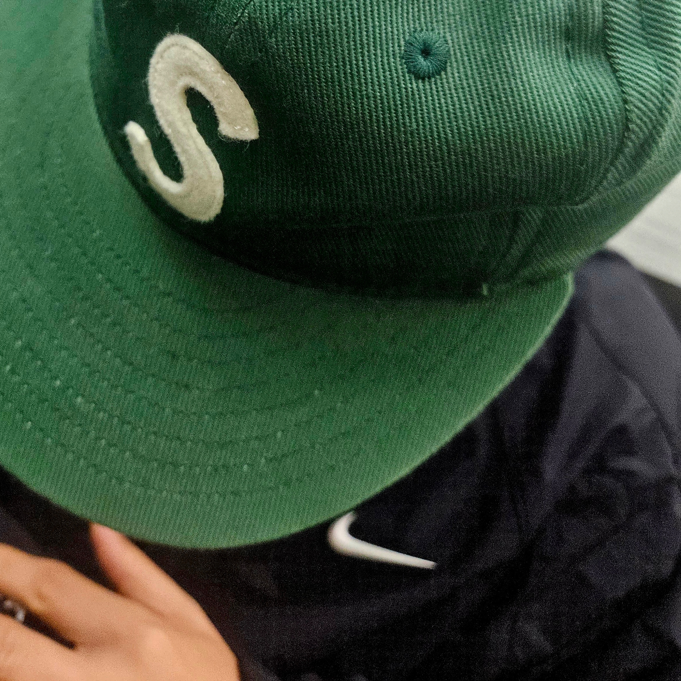 Supreme Pigment S Logo 6-Panel Green - 24FW 착용 스타일
