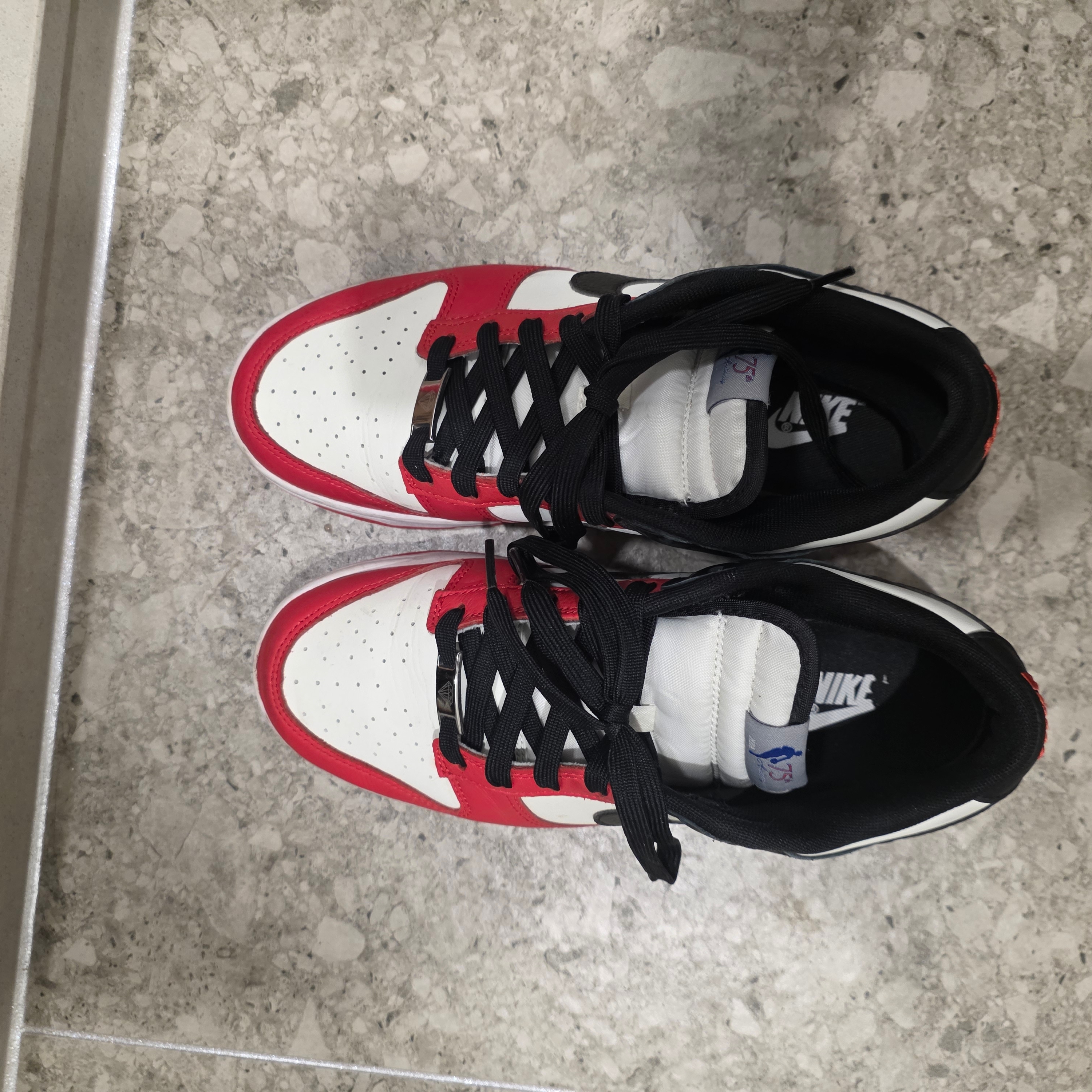 Nike x NBA Dunk Low Retro EMB Black and Chile Red 착용 스타일