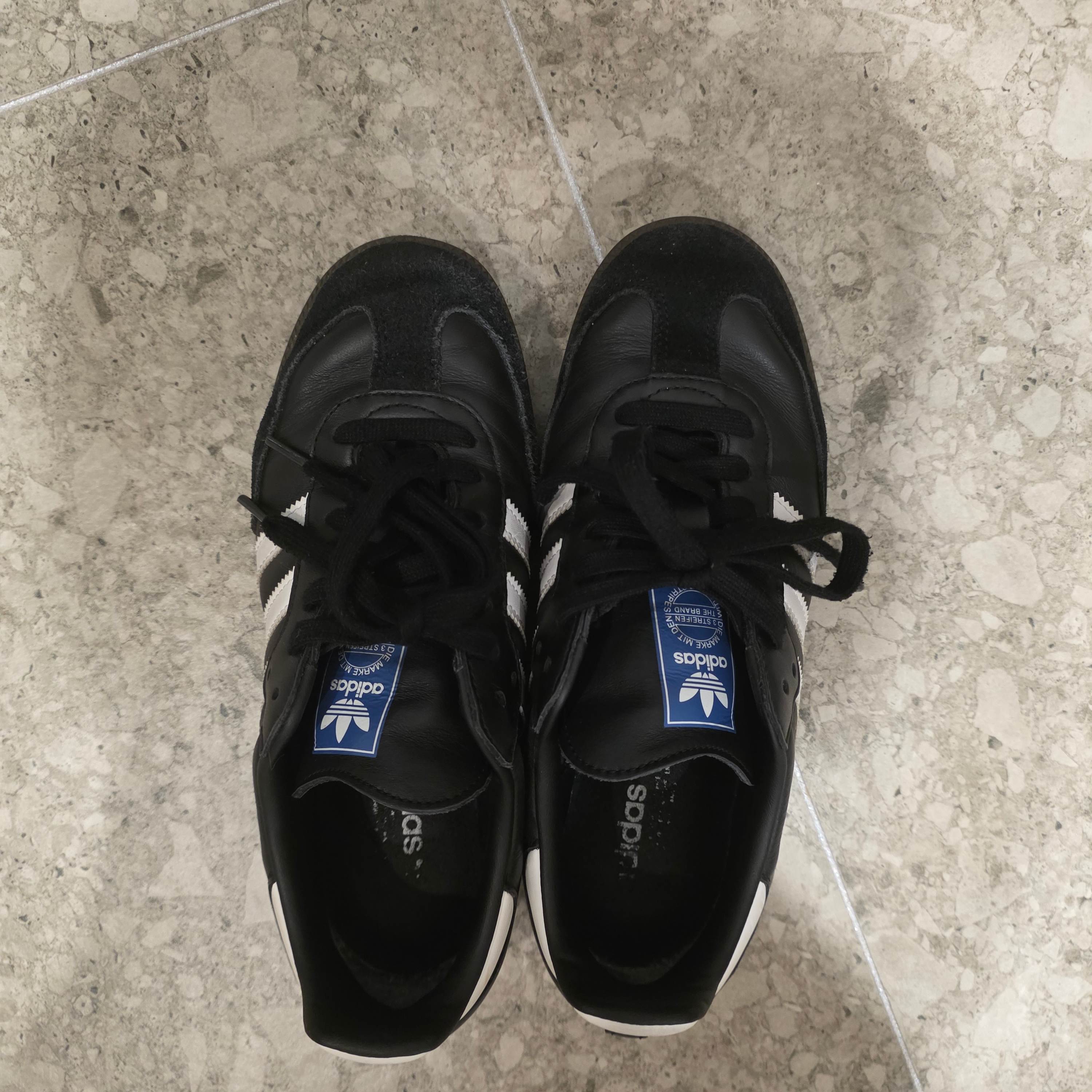 Adidas Samba OG Black White Gum 착용 스타일