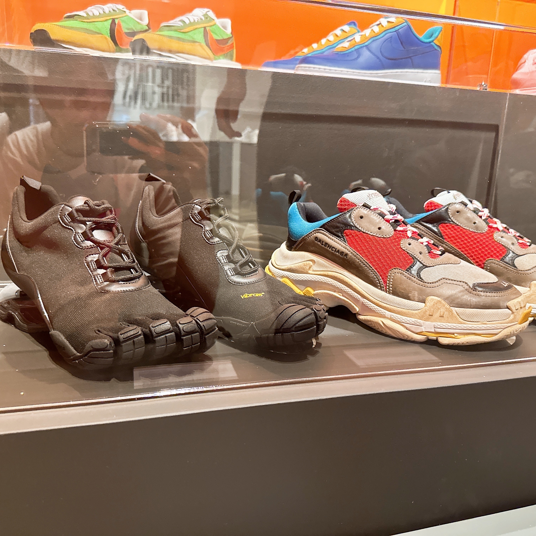 Balenciaga Triple S Grey Red Blue 2018 Reissue 착용 스타일