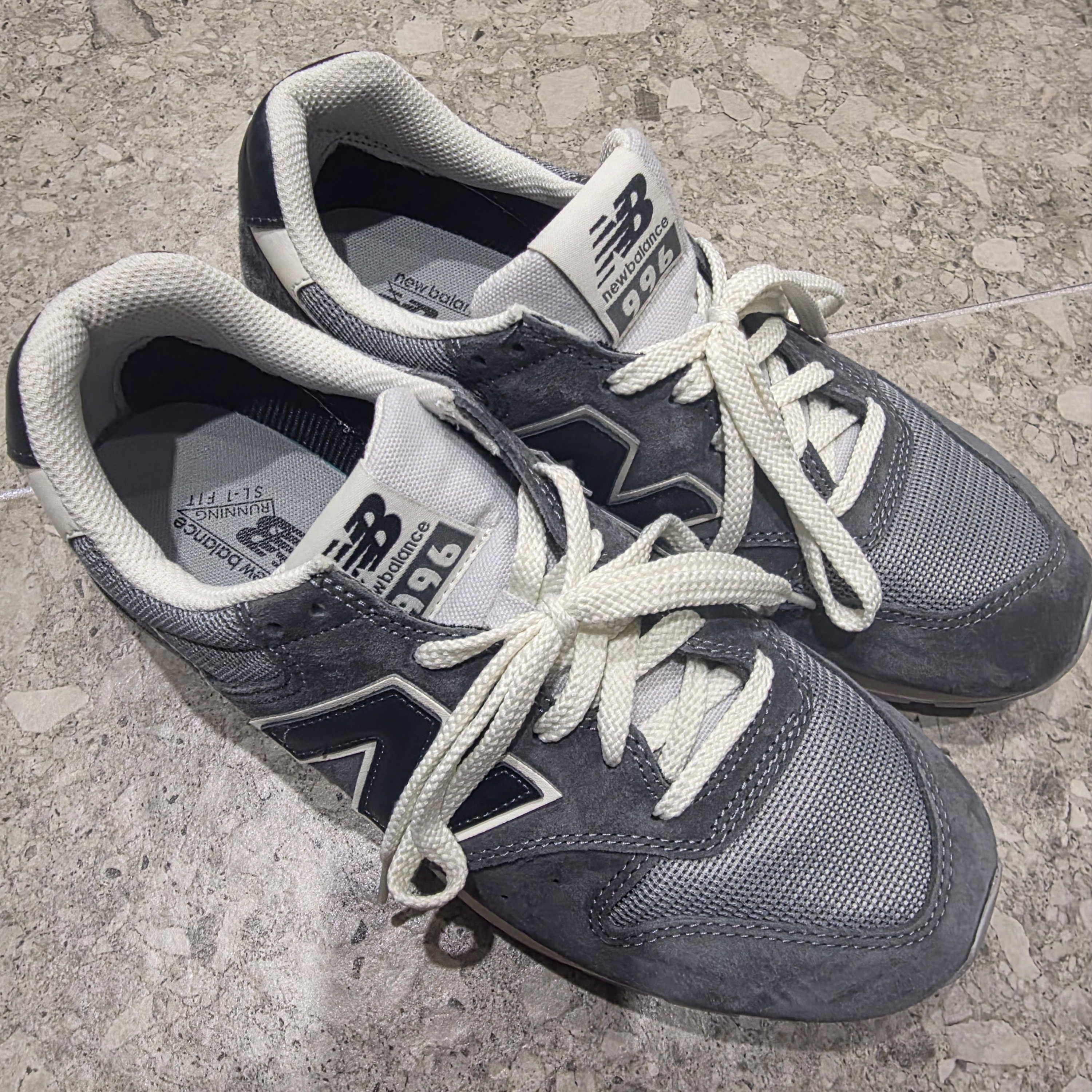 New Balance 996 Castlerock Shadow Grey 착용 스타일