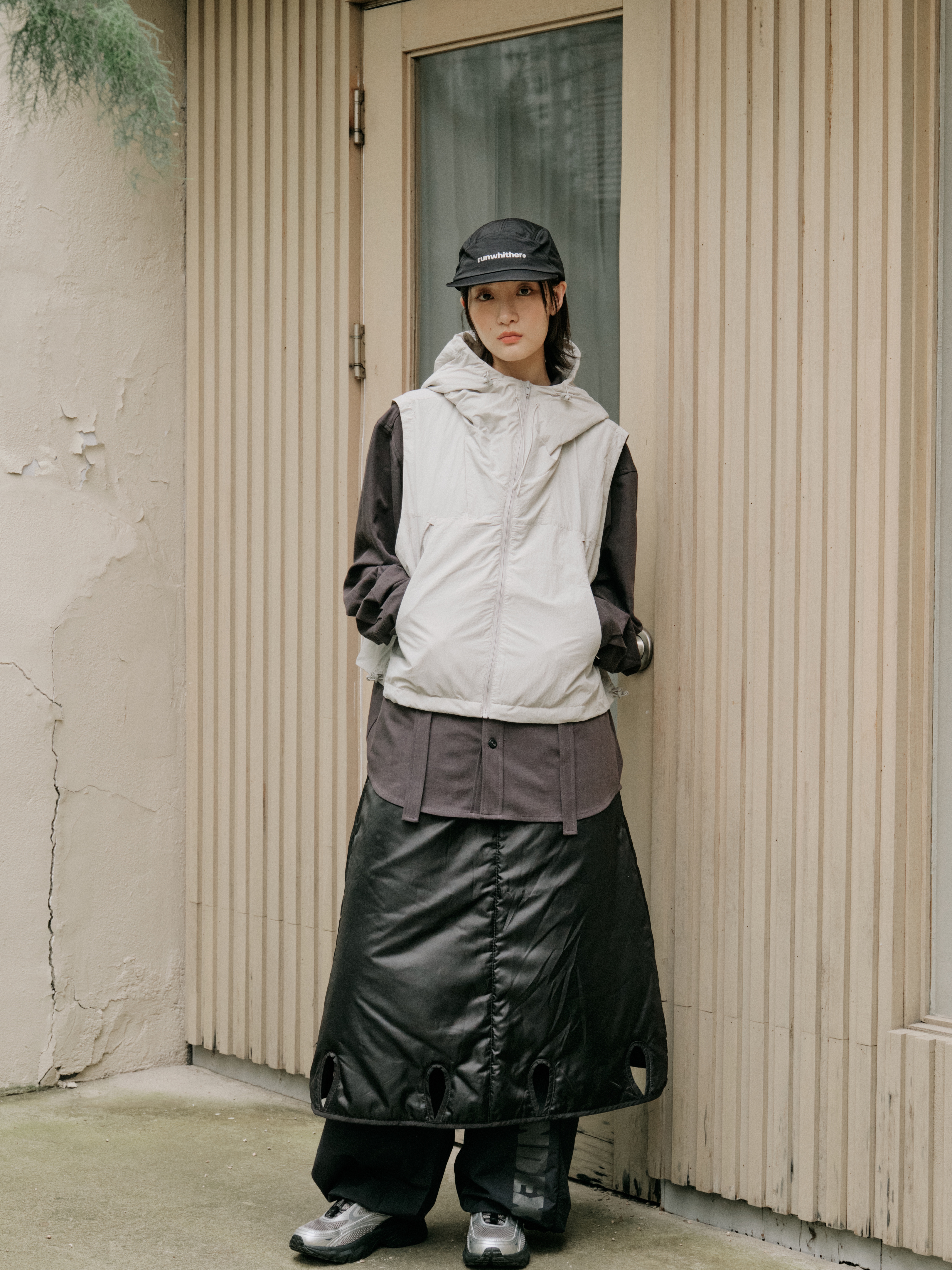 keek Pillowdy Utility Nylon Vest (Single-layer) Grey, keek Pillowdy Utility Nylon Vest (Single-layer) Black 착용 스타일 - 3