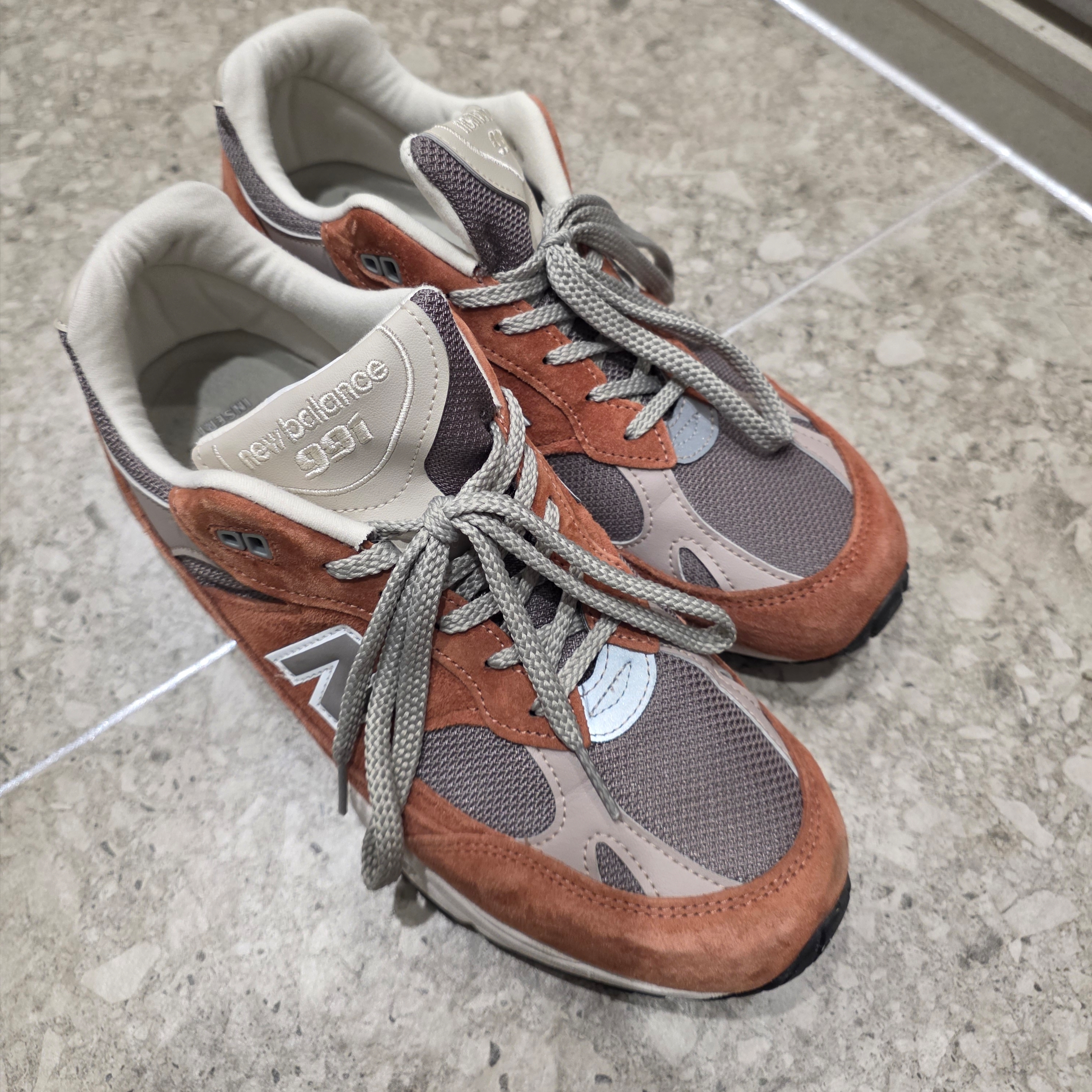 New Balance 991 Made in UK Sequoia Falcon 착용 스타일