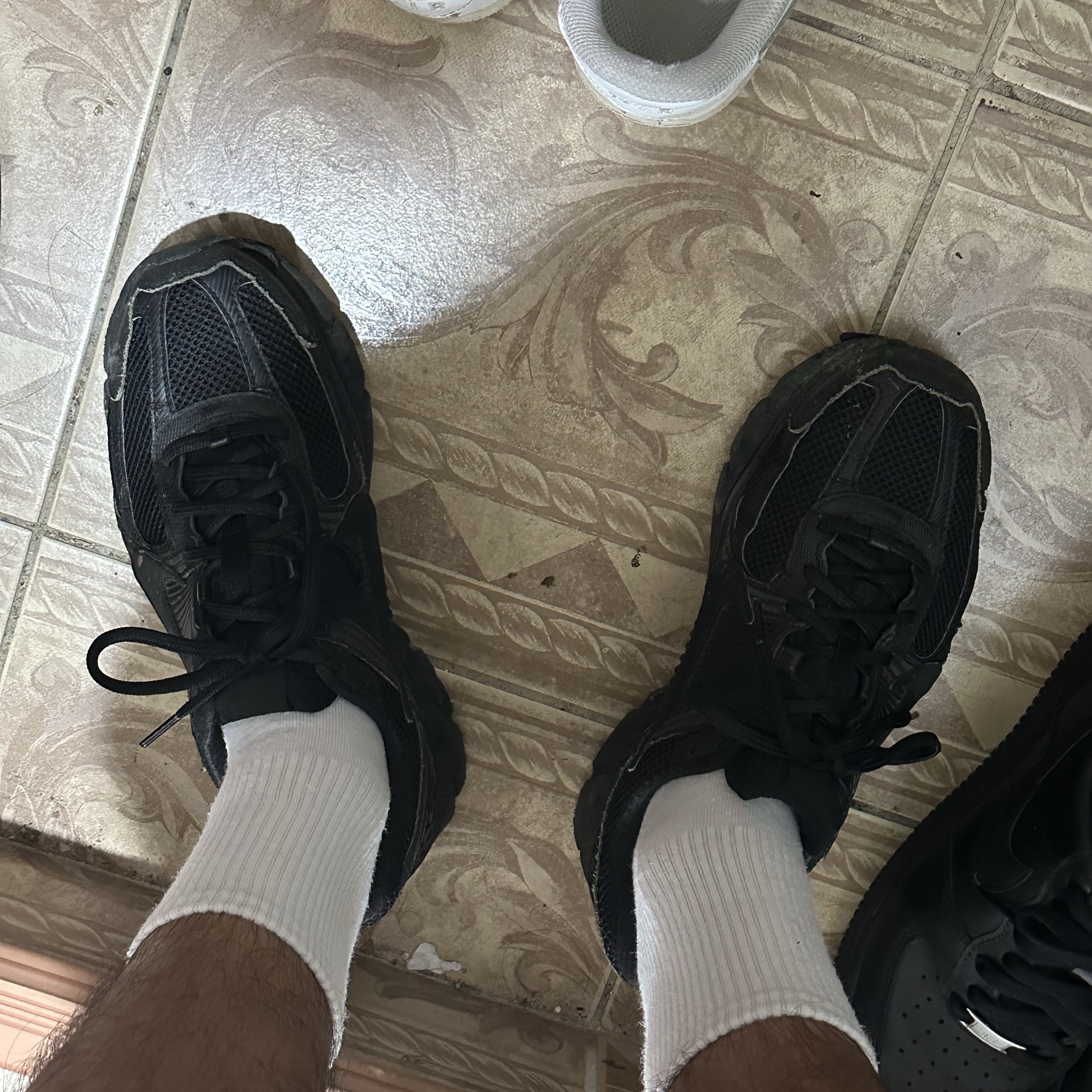 Nike Zoom Vomero 5 SP Black 착용 스타일