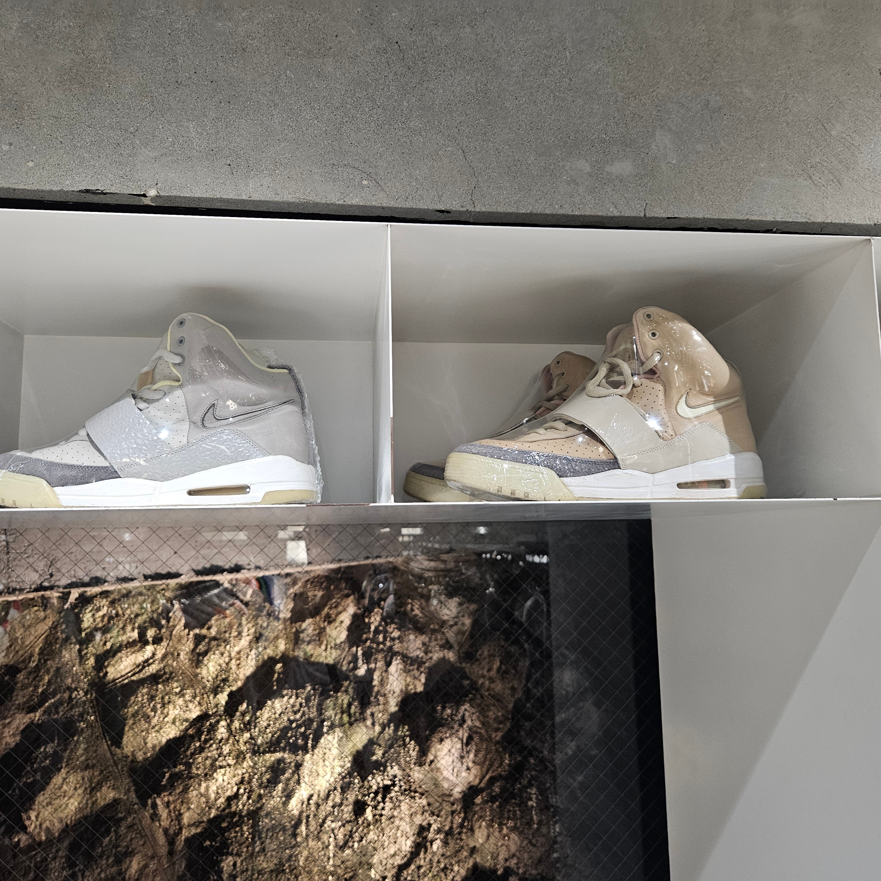 Nike Air Yeezy 1 Net Tan, Nike Air Yeezy 1 Zen Grey 착용 스타일
