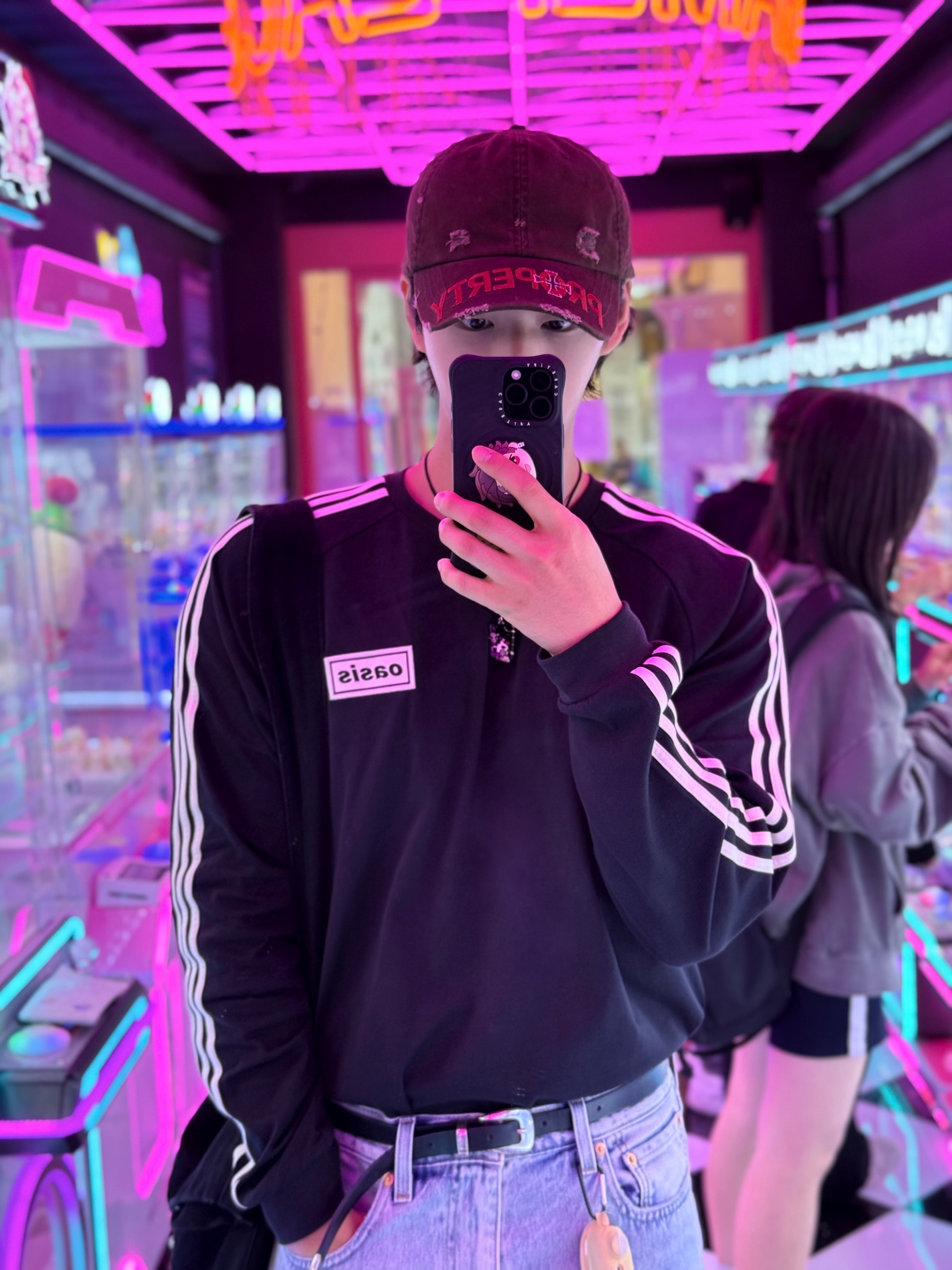 Adidas x Oasis Tour 3-Stripes Longsleeve T-Shirt Black - KR Sizing, Adidas x Oasis Tour 3-Stripes Longsleeve T-Shirt Black - US Sizing 착용 스타일 - 1