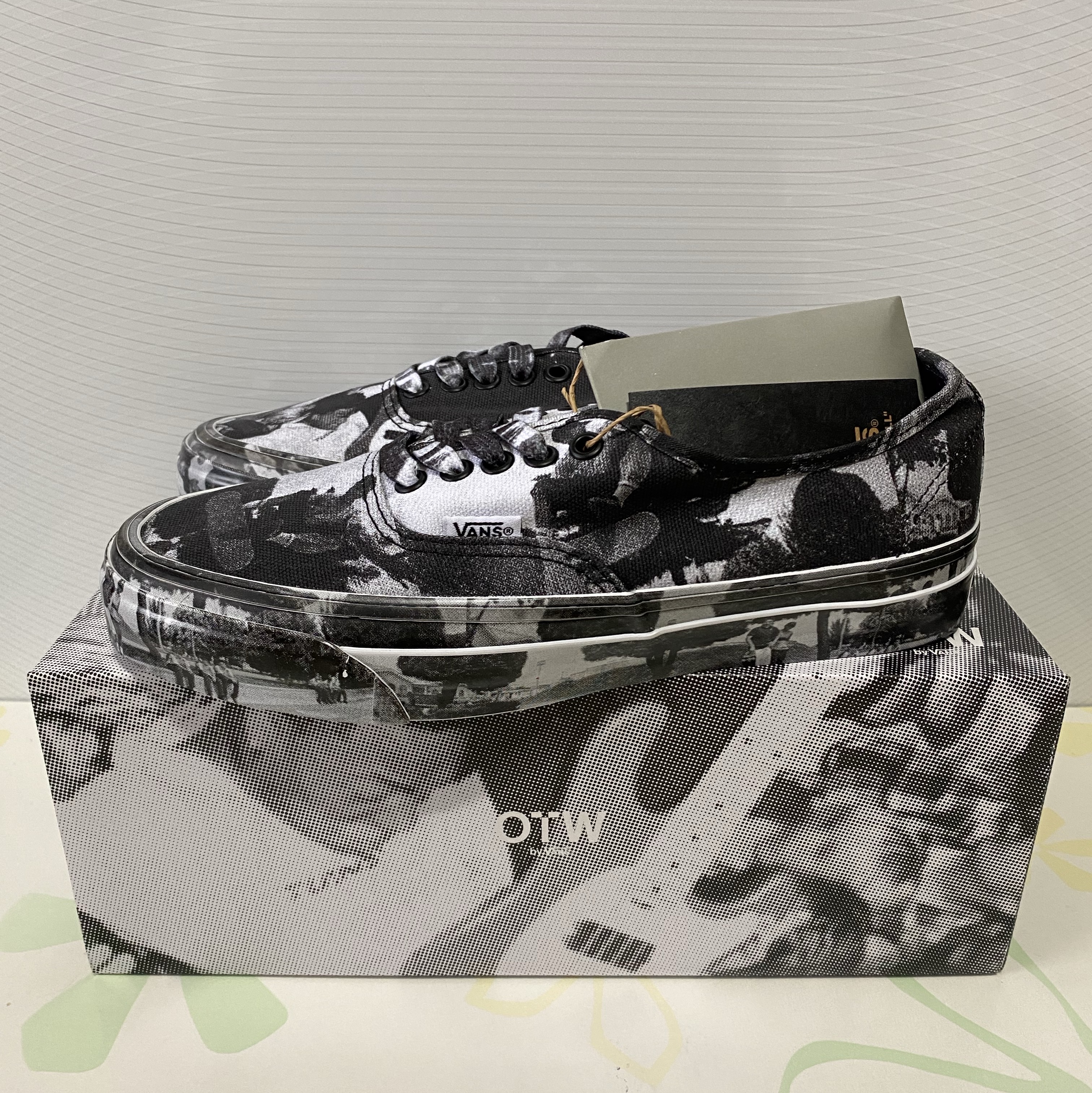 Vans x Atiba Jefferson OTW Authentic 44 Grey 착용 스타일