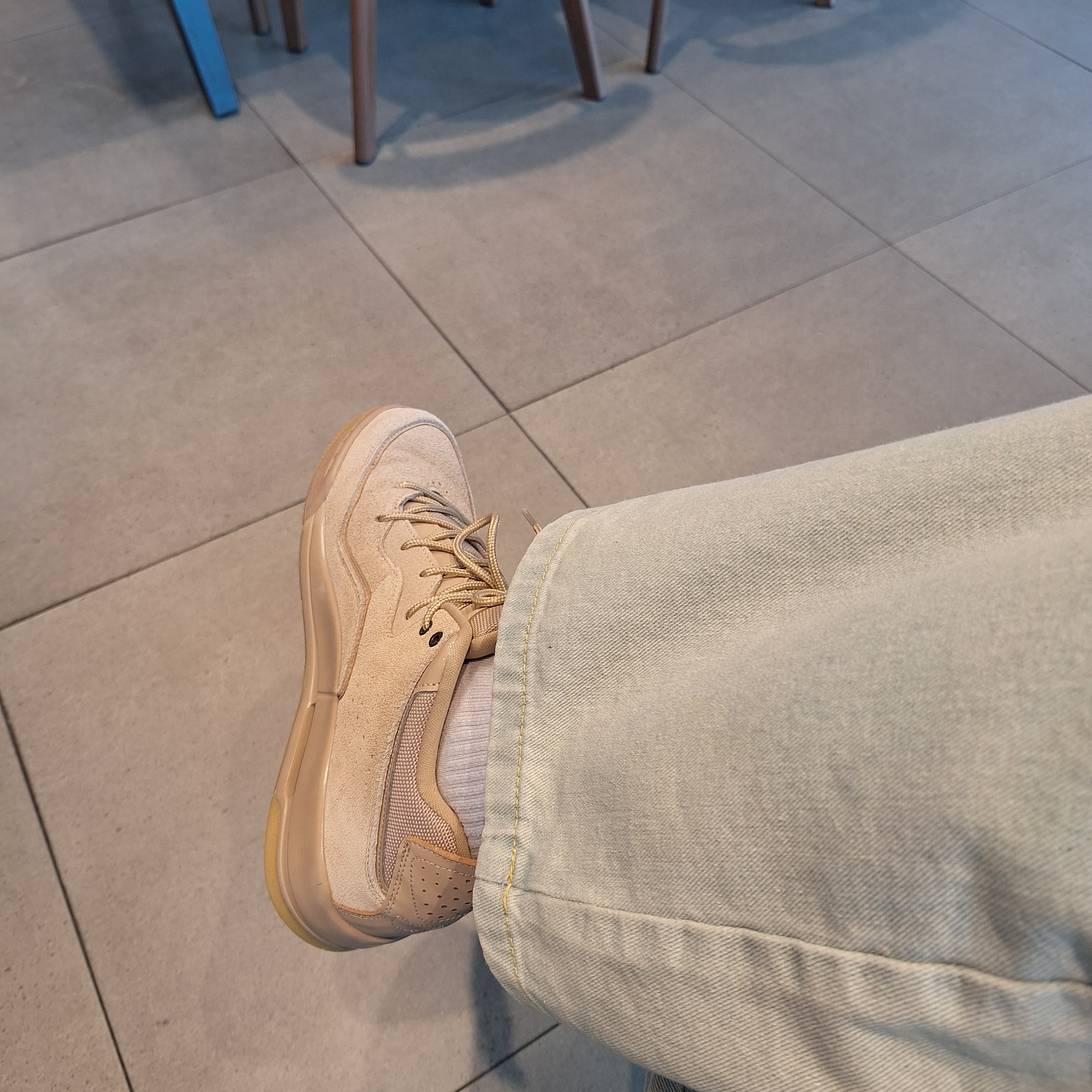 Jordan Courtside 23 Desert Baroque Brown 착용 스타일 - 1