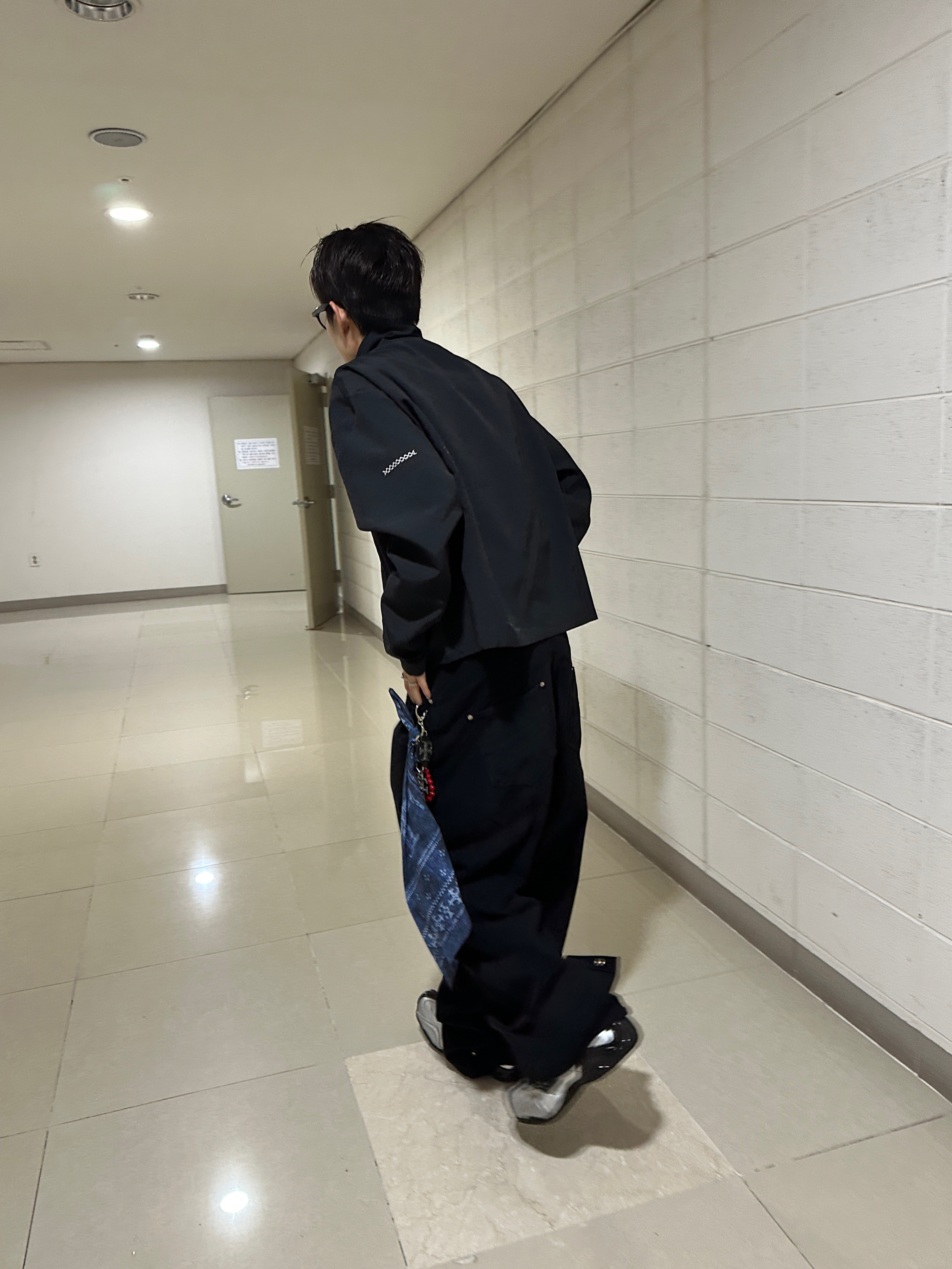 [더블적립]Farfromwhat Far Structured Hem Pants, [더블적립]Farfromwhat Far Weaving Belt Black 착용 스타일 - 4