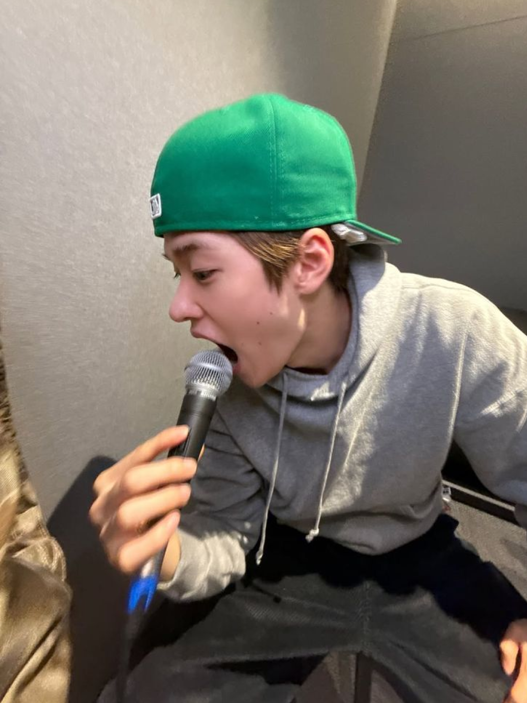 New Era MLB LA Dodgers Basic Size Cap Light Navy, New Era x Fear of God 59FIFTY Cincinnati Reds Fitted Cap Red 착용 스타일 - 5