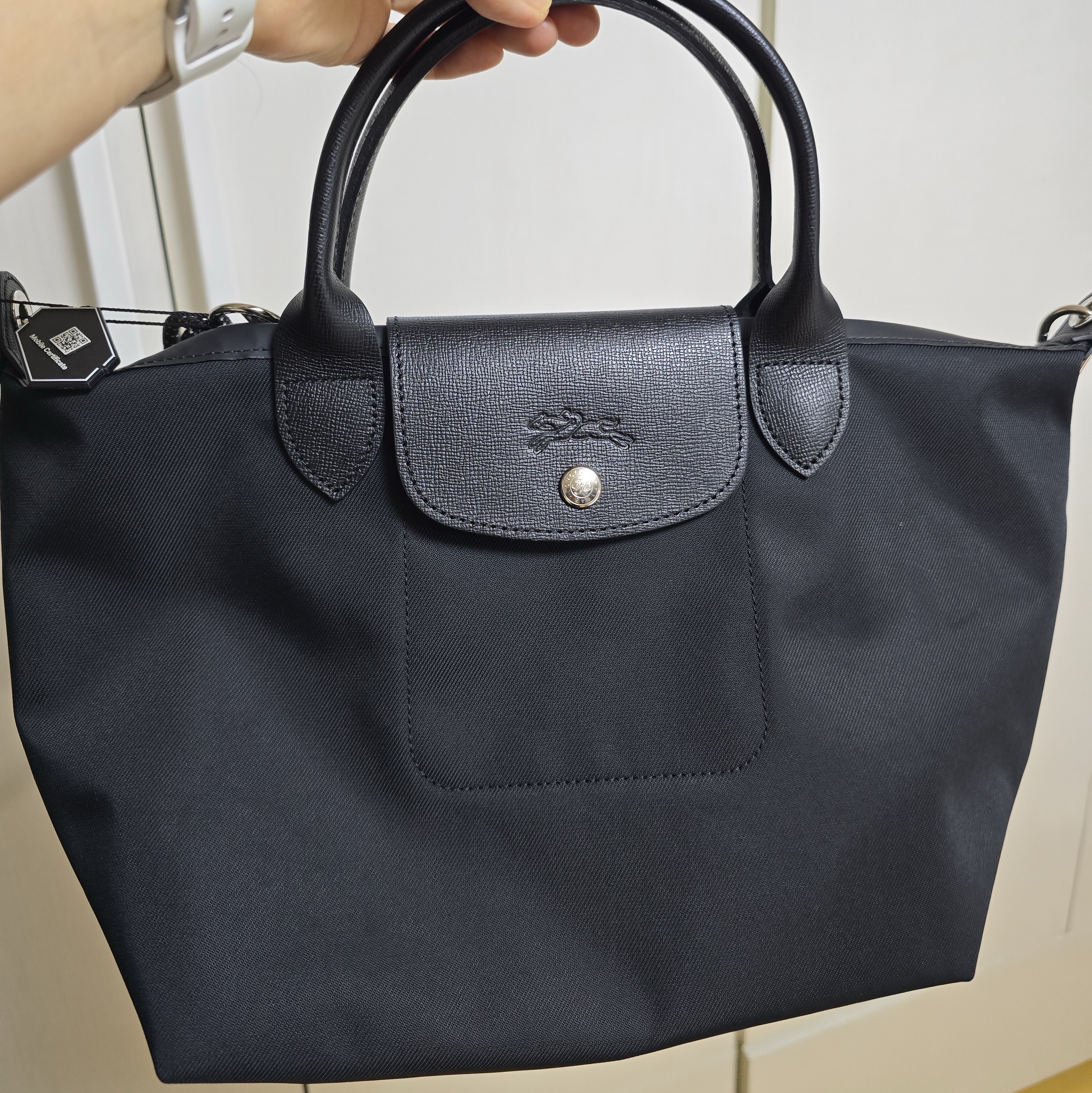Longchamp Le Pliage Energy Handbag S Black 착용 스타일 - 1