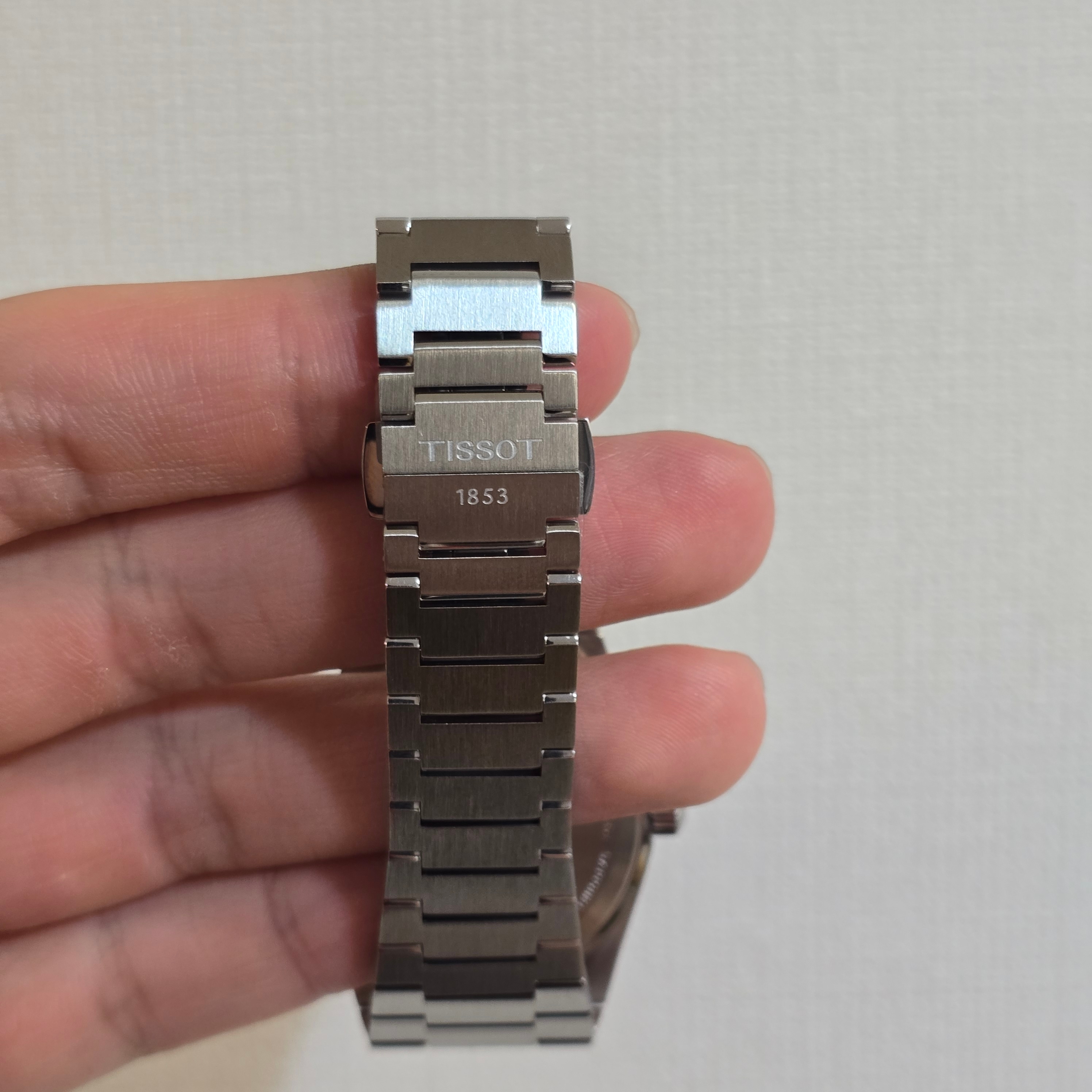 Tissot PRX 35mm Quartz Steel Light Blue 착용 스타일 - 2