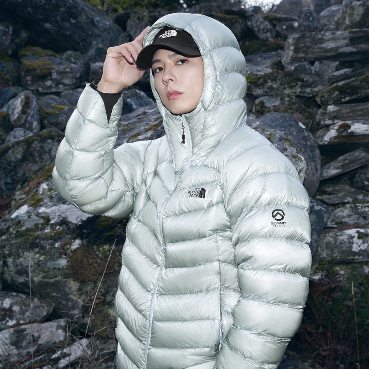 The North Face Summit Mattehorn RDS Down Jacket Light Gray 착용 스타일 - 2