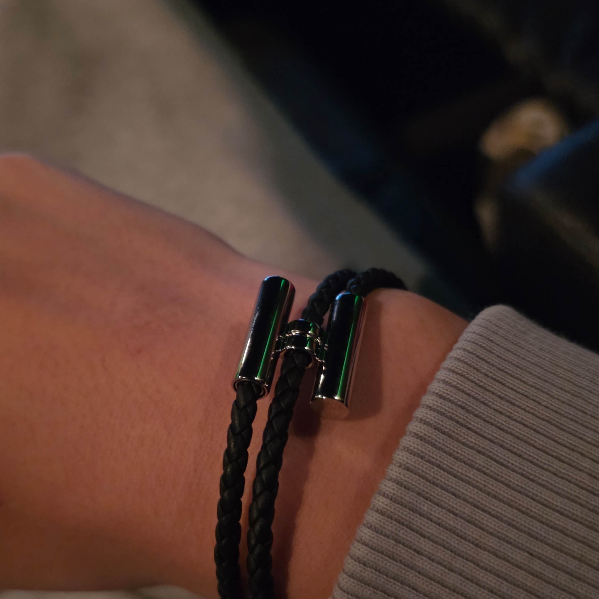 Hermes Tournis Tresse Bracelet Swift Calfskin Palladium & Noir 착용 스타일