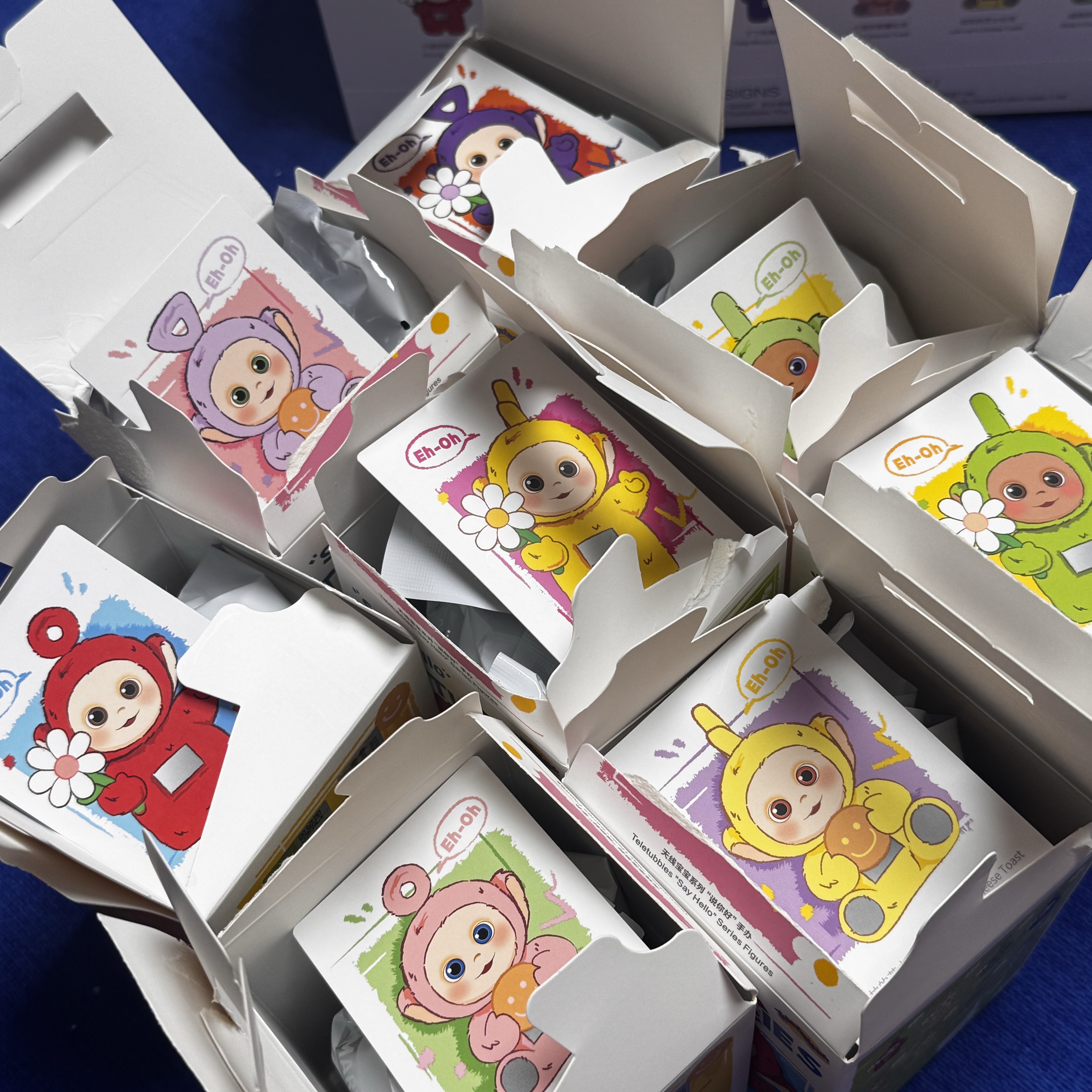 Pop Mart Teletubbies Say Hello Series Figures Sealed Case (8 Blind Boxes) 착용 스타일 - 1